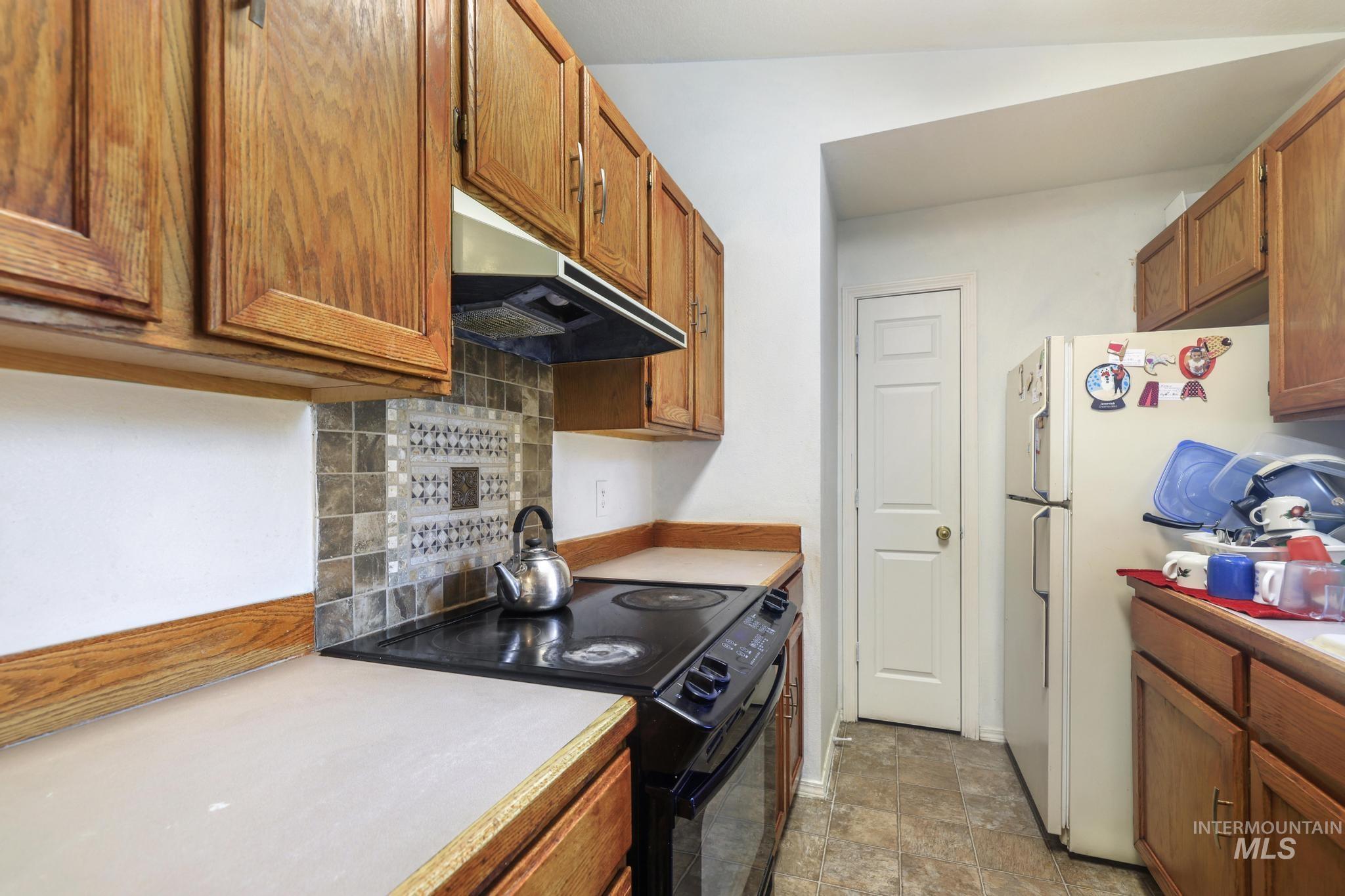 152 Cordova Ave. Property Photo 16