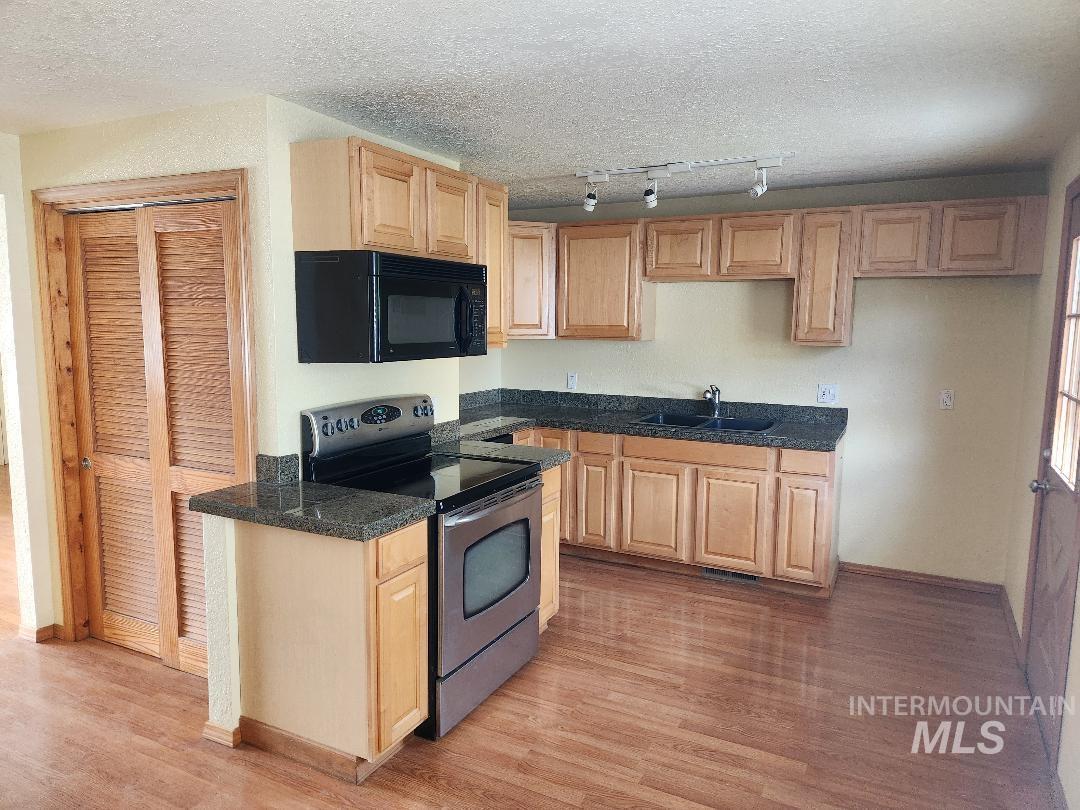 6578 W Denton St Property Photo 2