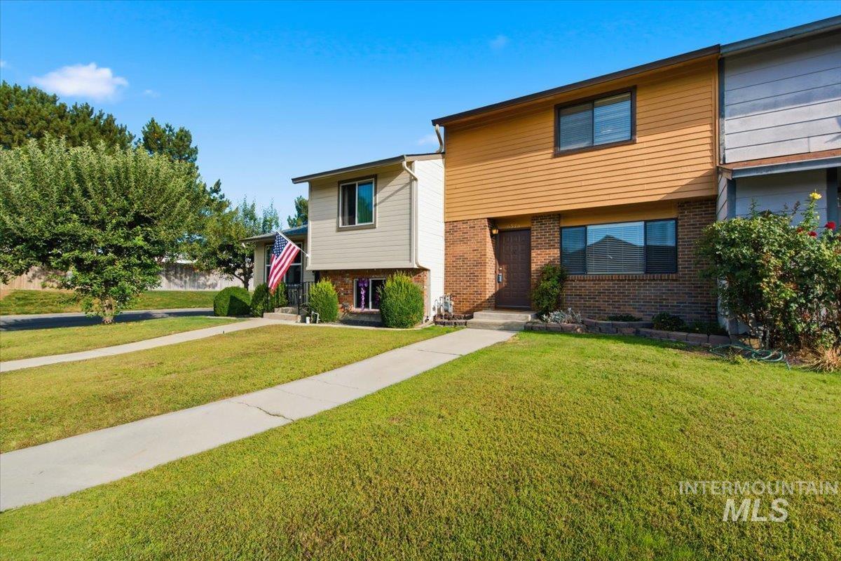 6578 W Denton St Property Photo 4