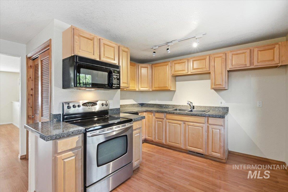6578 W Denton St Property Photo 15