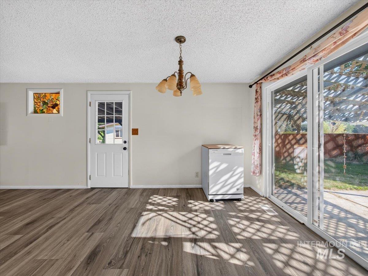 638 Meadow Dr Property Photo 15