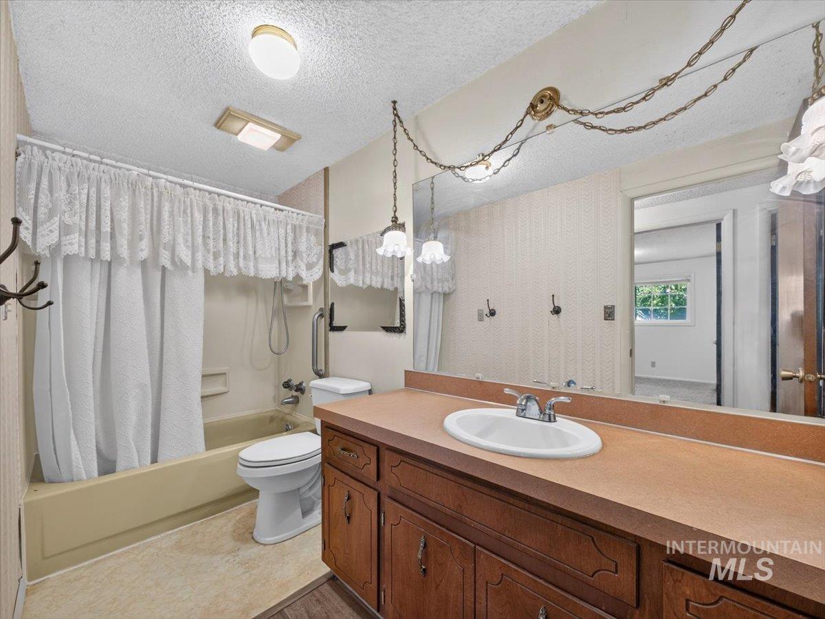 638 Meadow Dr Property Photo 26