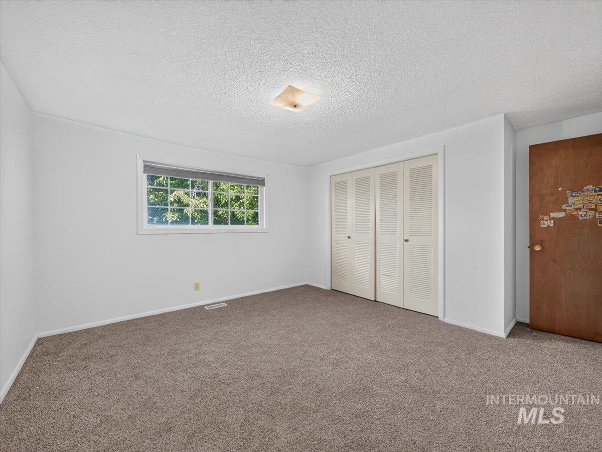 638 Meadow Dr Property Photo 29