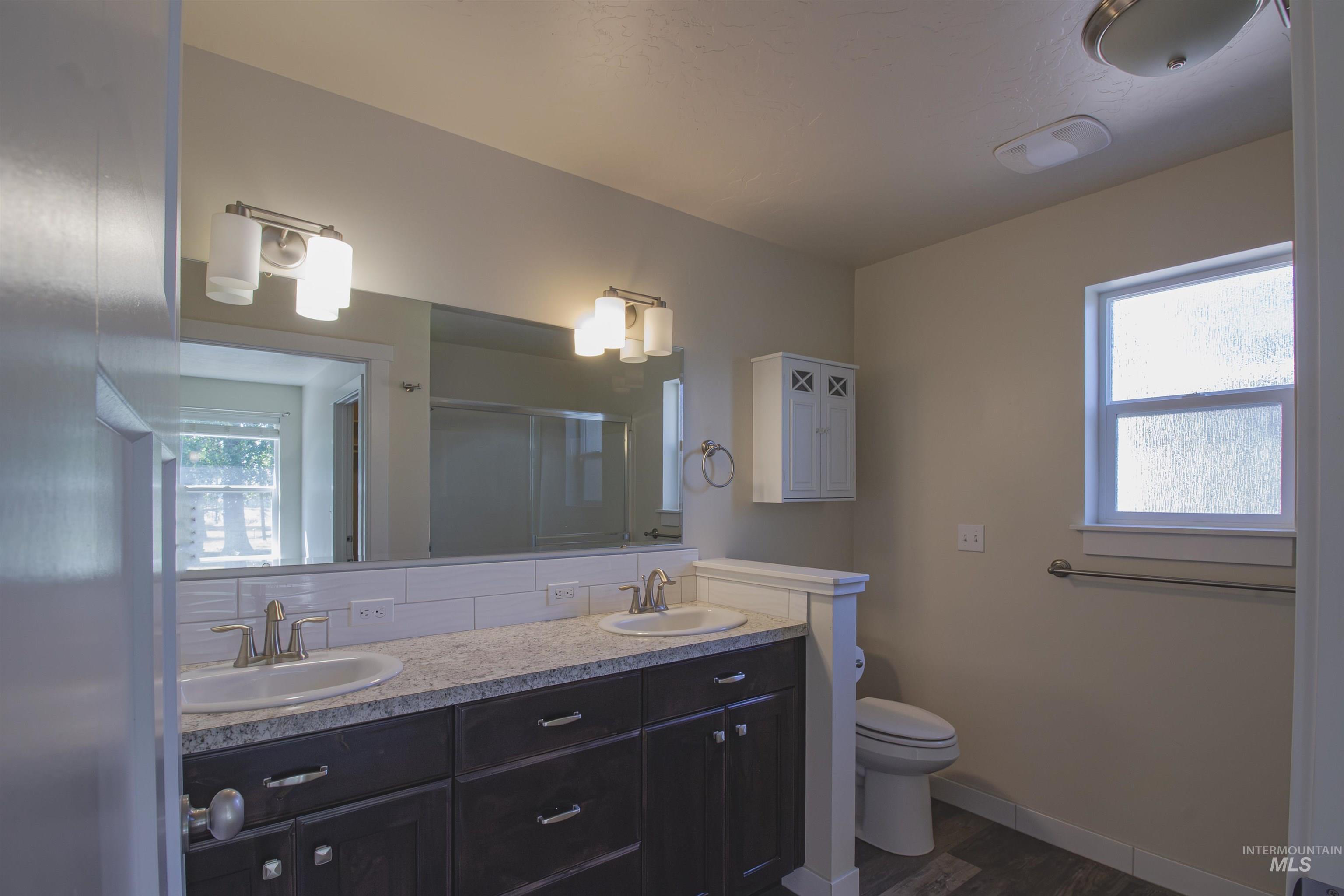 607 Peach Lane Property Photo 10