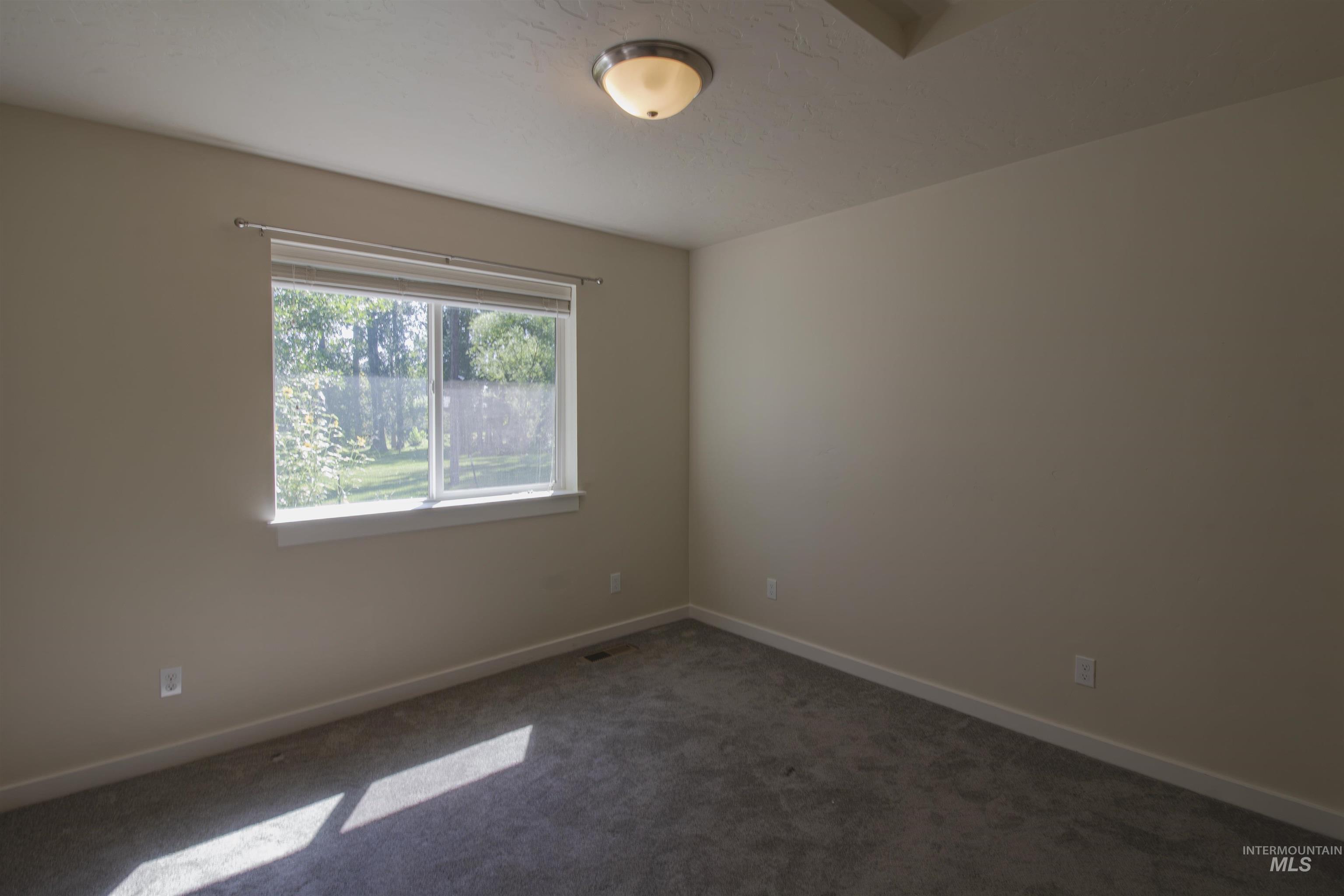 607 Peach Lane Property Photo 14