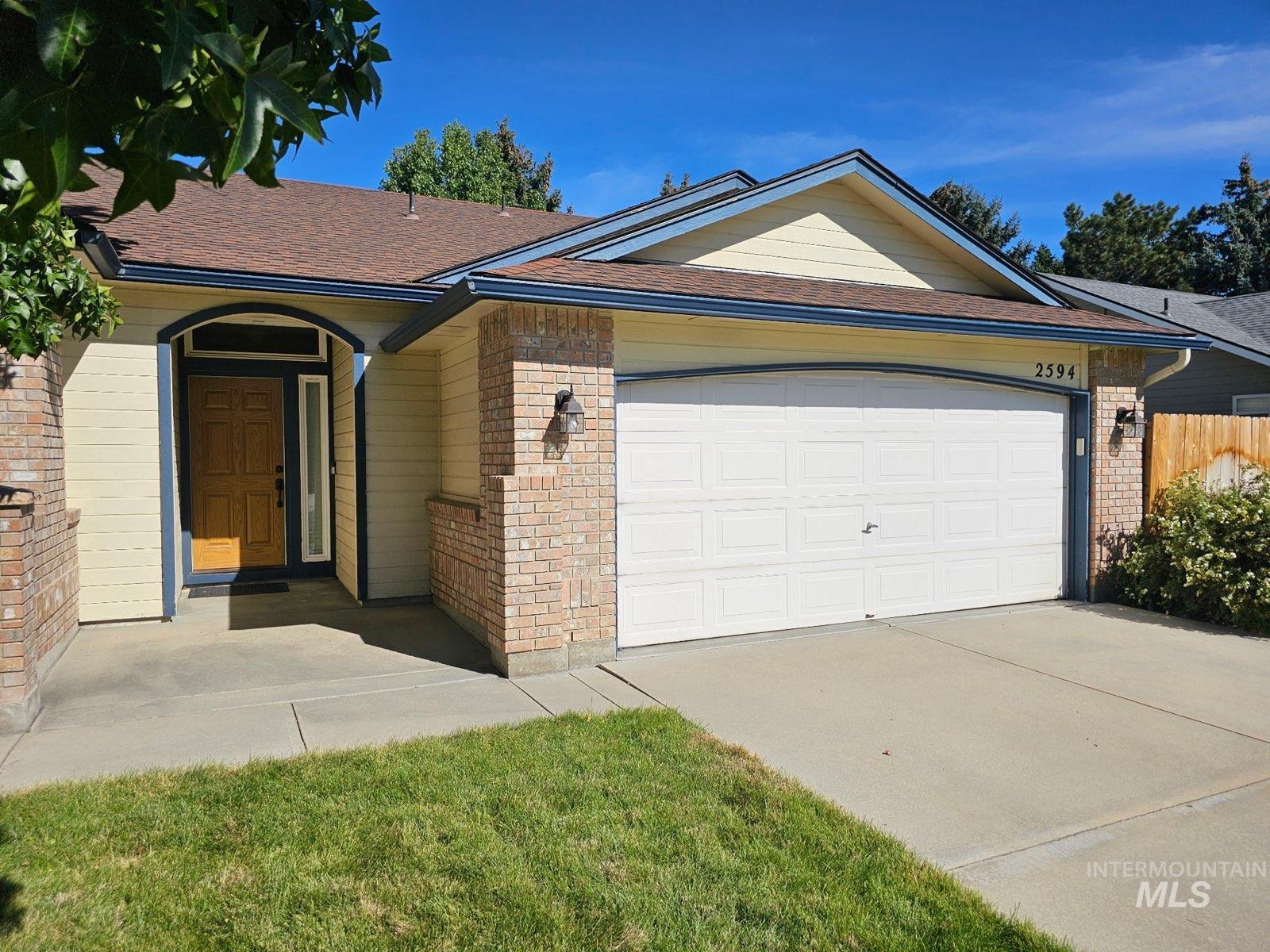 2594 N Valmet Pl Property Photo 4