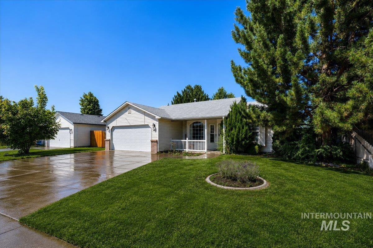 512 S Valley Dr Property Photo 1