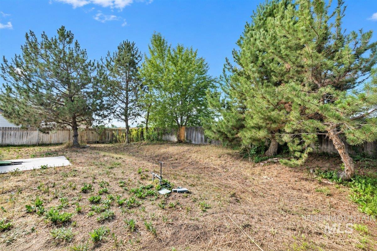 512 S Valley Dr Property Photo 25