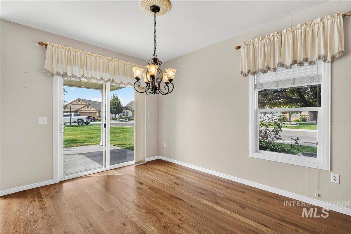 507 W. Briar Hill Property Photo 8
