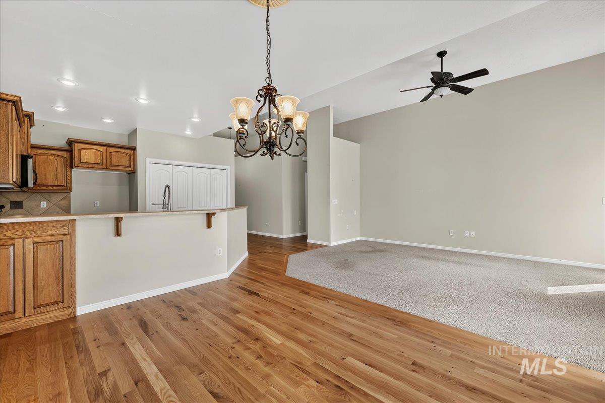 507 W. Briar Hill Property Photo 10
