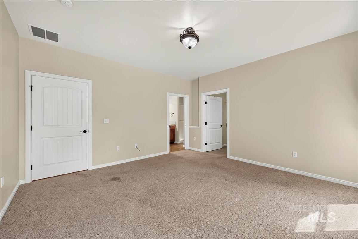507 W. Briar Hill Property Photo 15