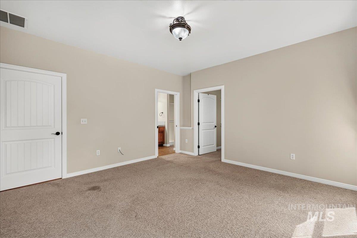 507 W. Briar Hill Property Photo 16