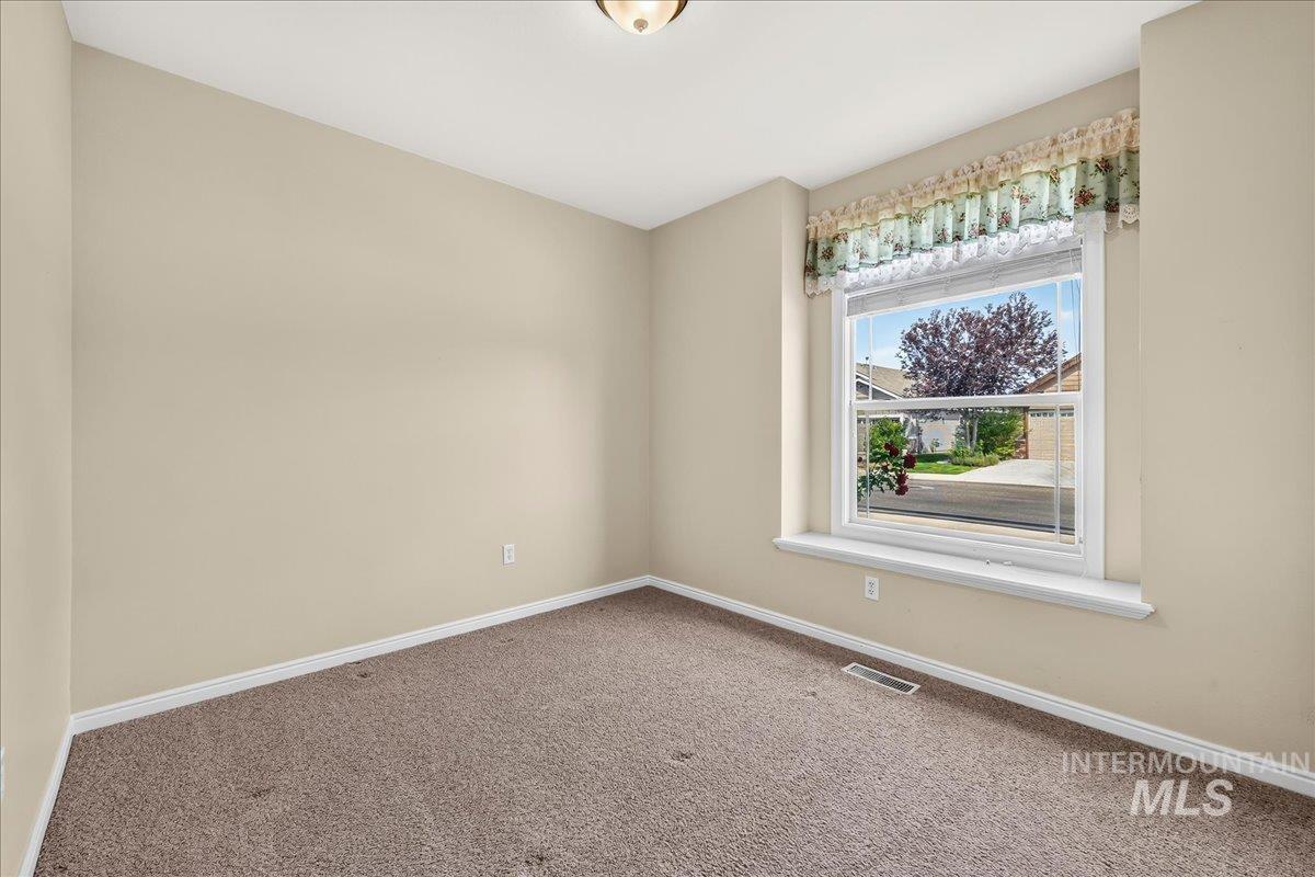507 W. Briar Hill Property Photo 18