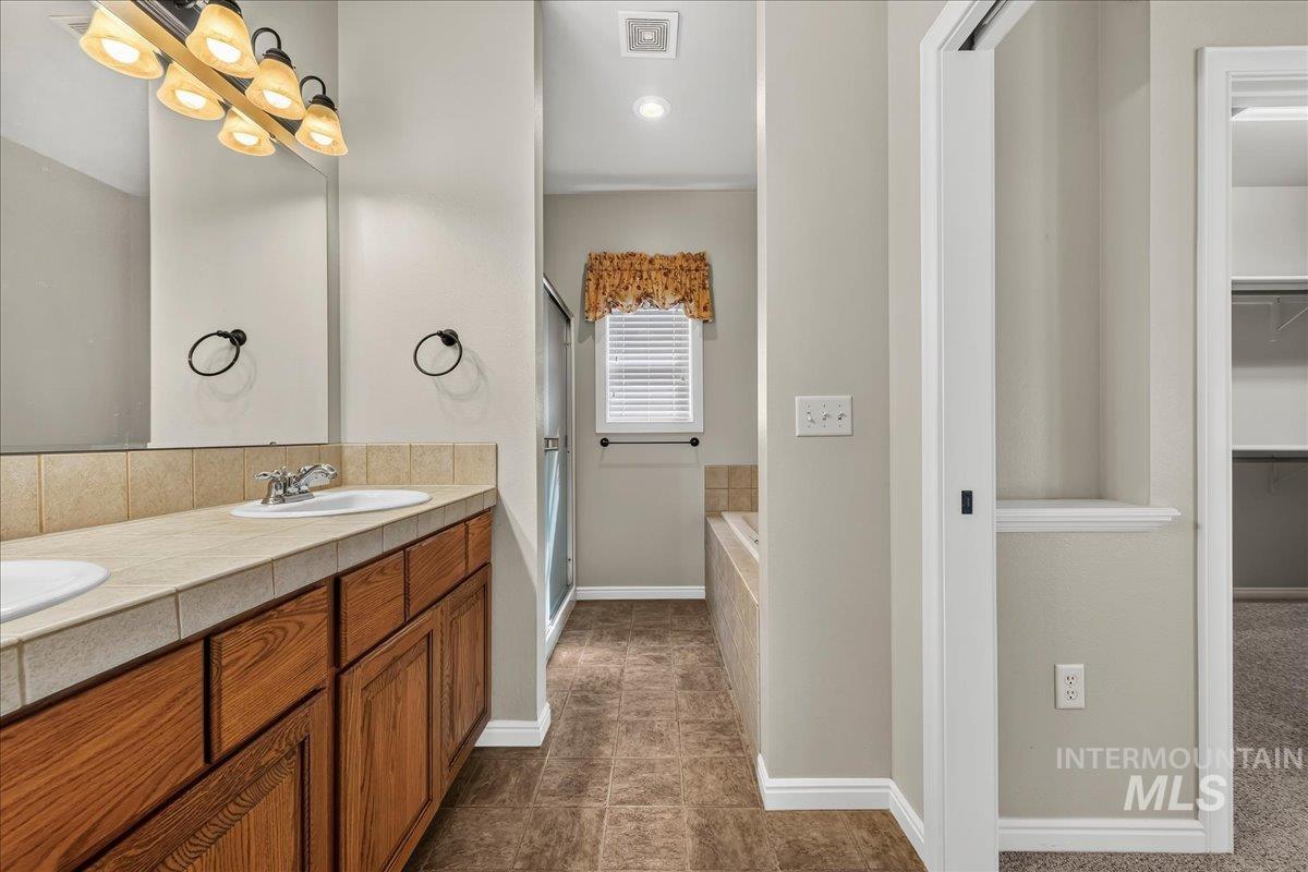 507 W. Briar Hill Property Photo 22