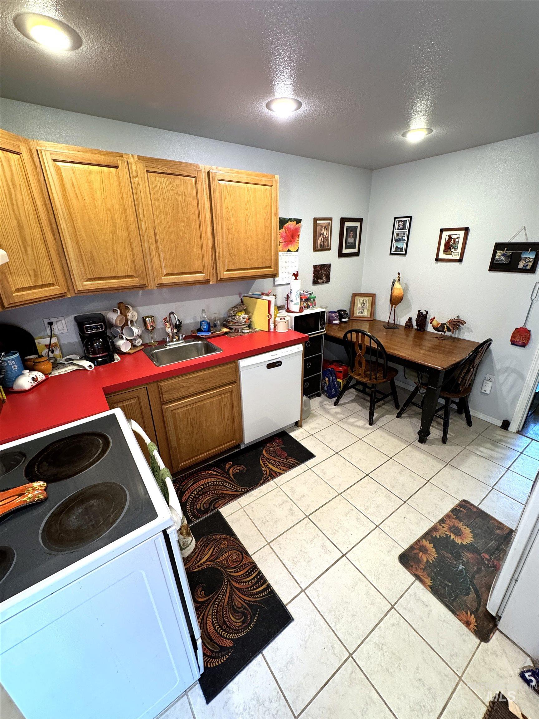 215 S Juniper St Property Photo 27