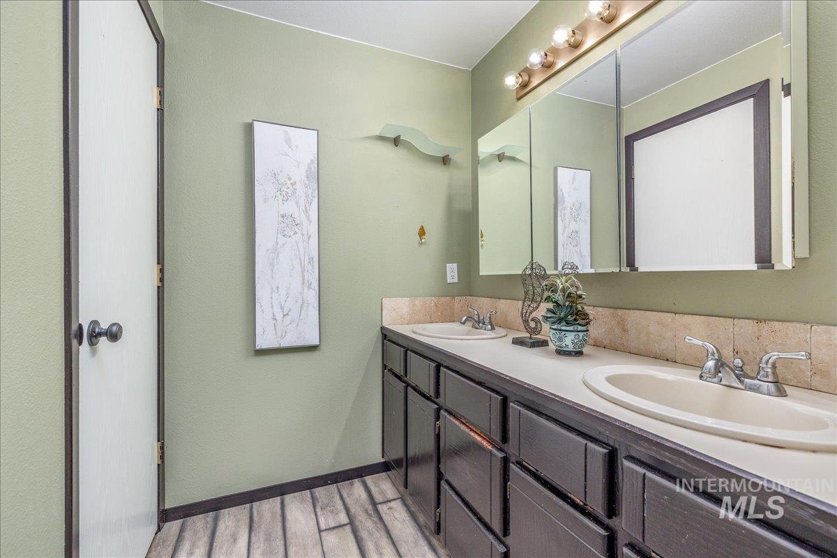 721 Parkside Way Property Photo 19
