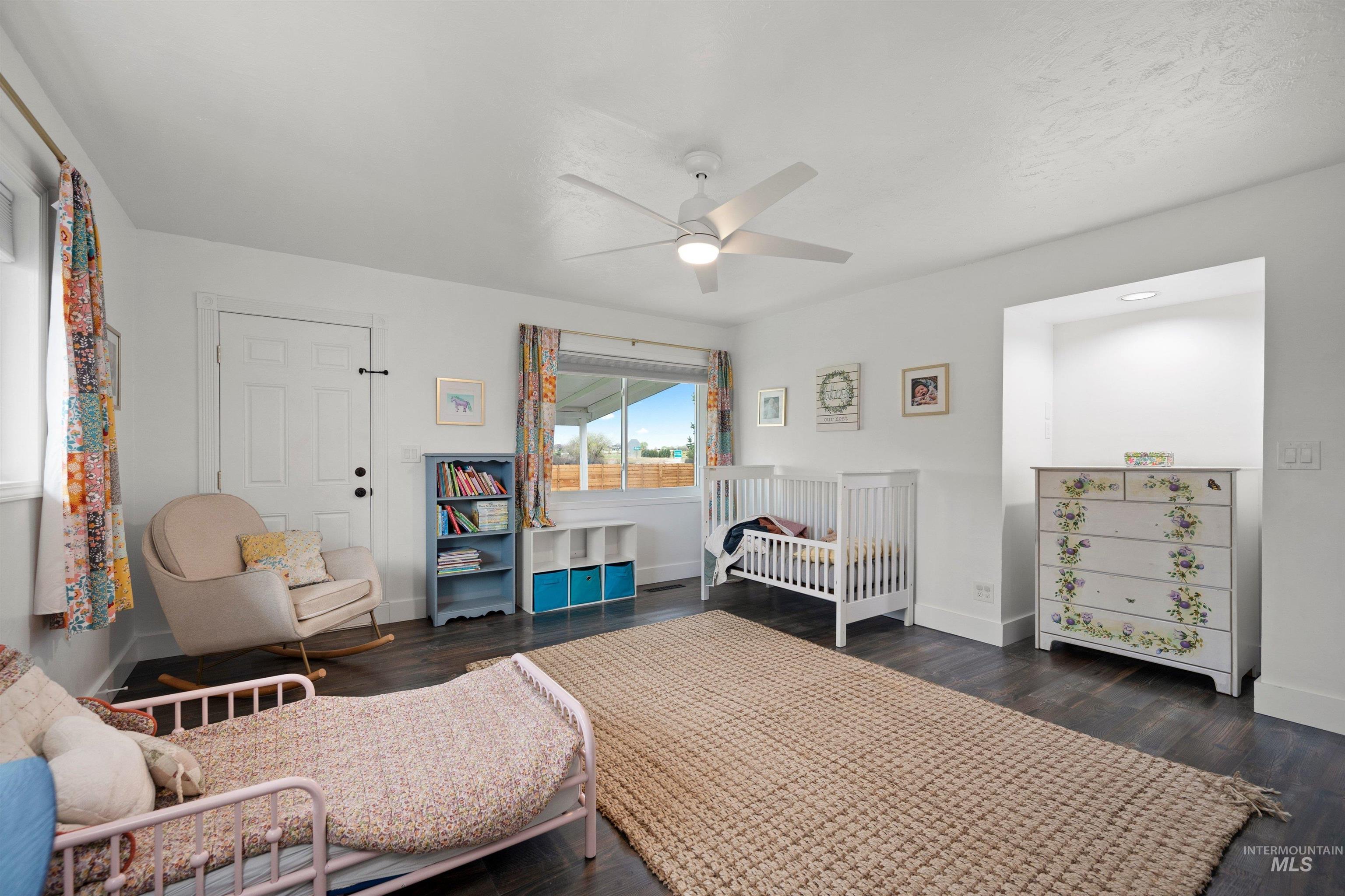 7816 E Victory Property Photo 35