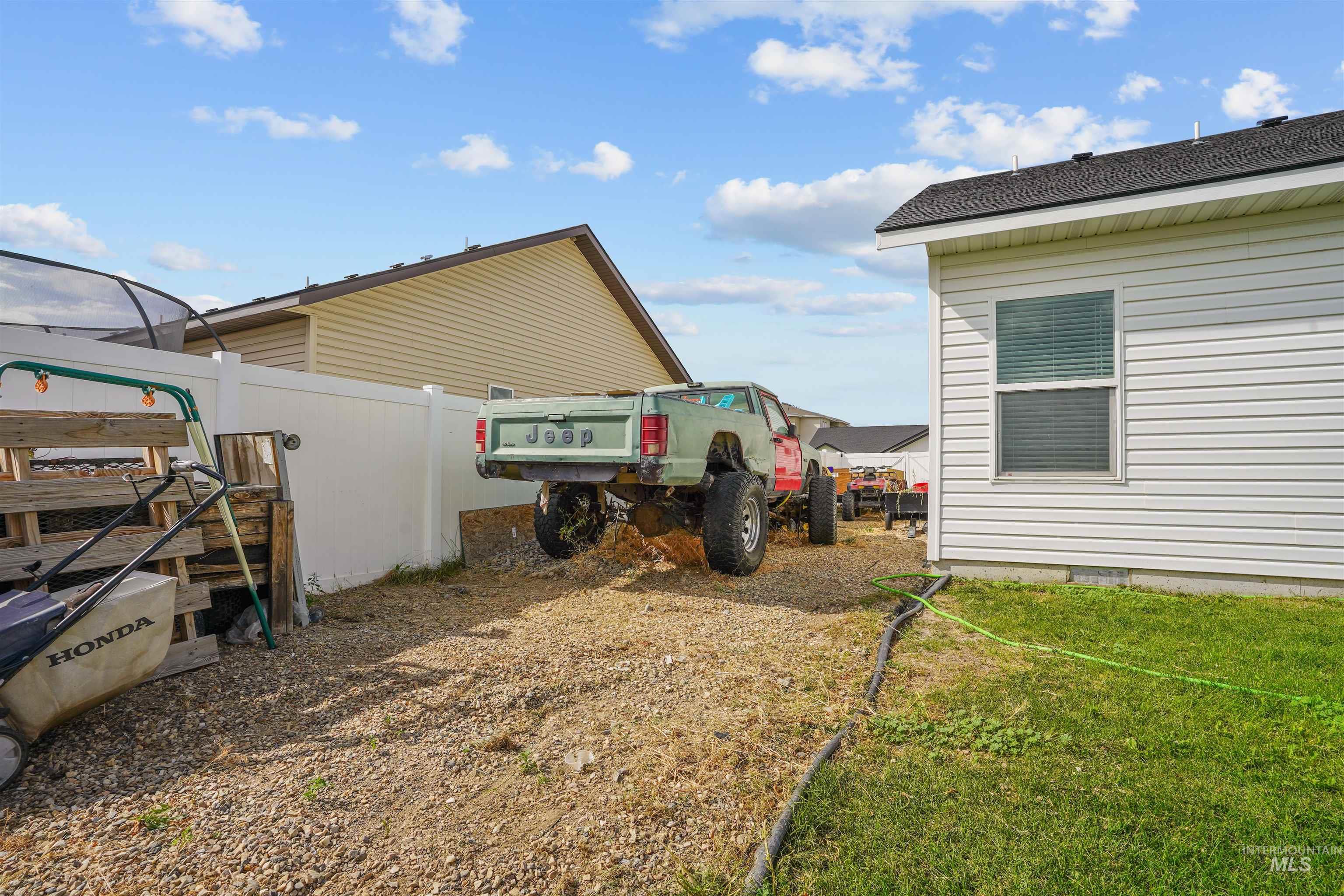 1009 Magnolia St Property Photo 27