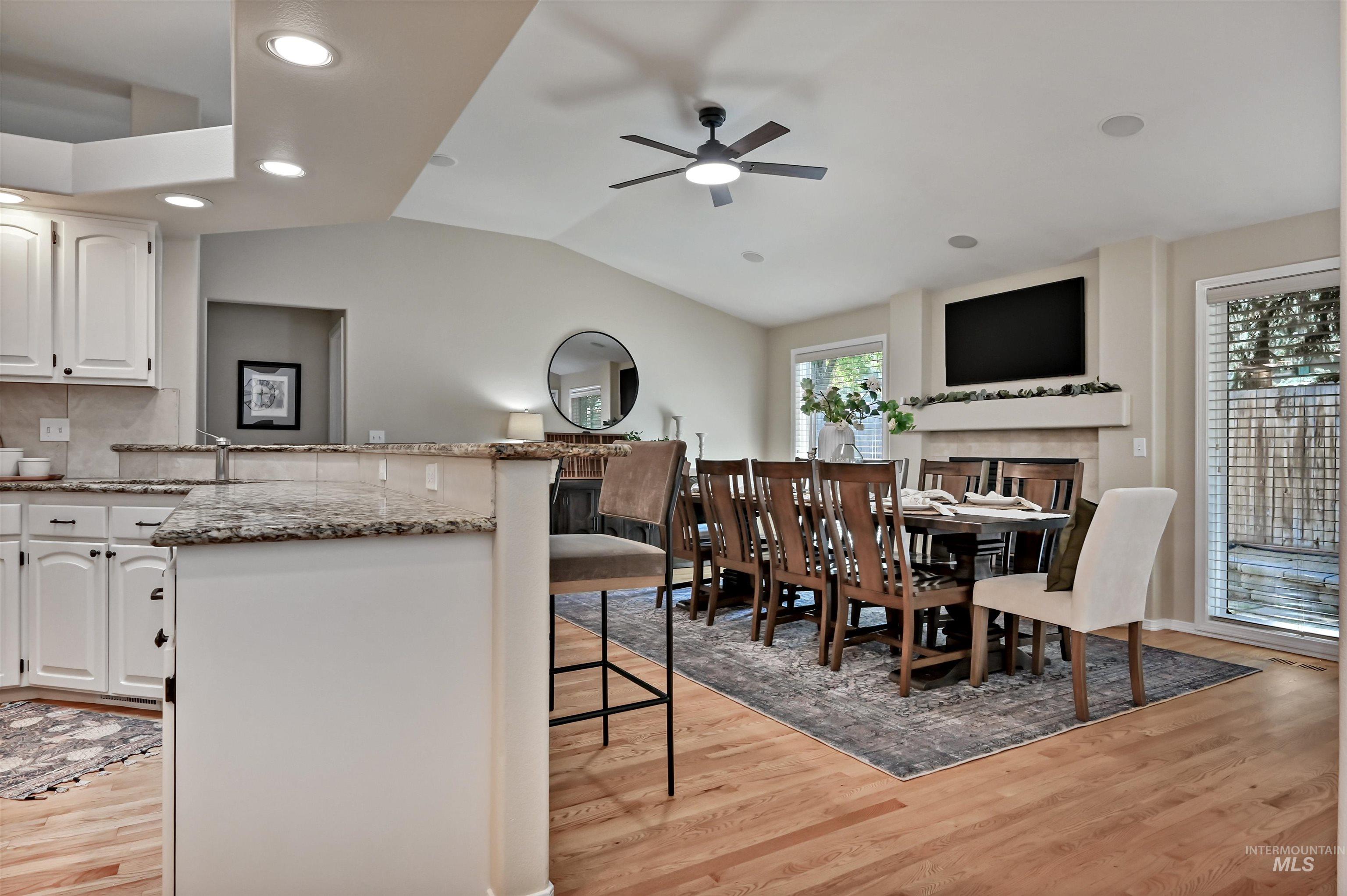 1539 E Spinnaker Court Property Photo 8