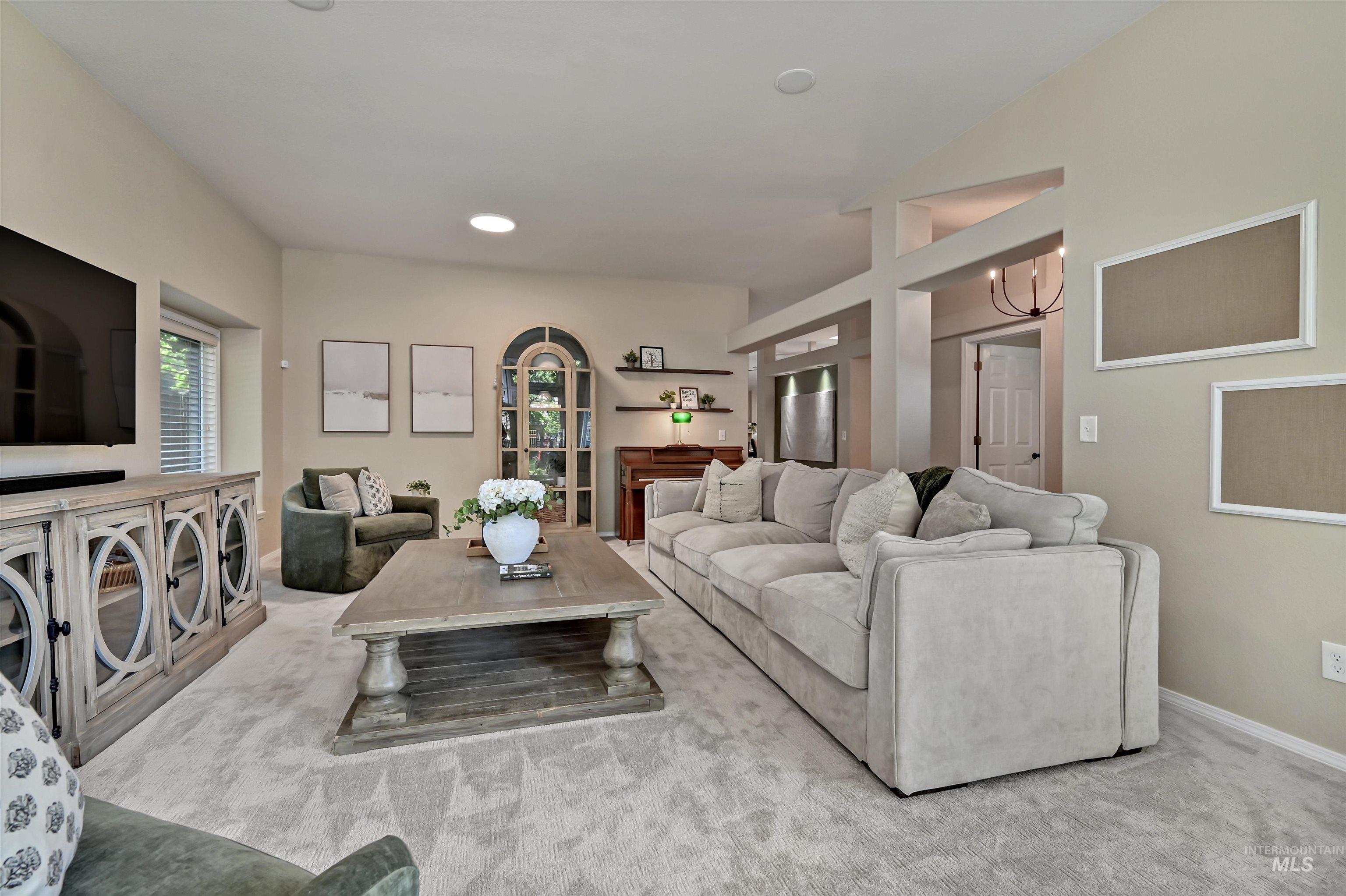 1539 E Spinnaker Court Property Photo 12