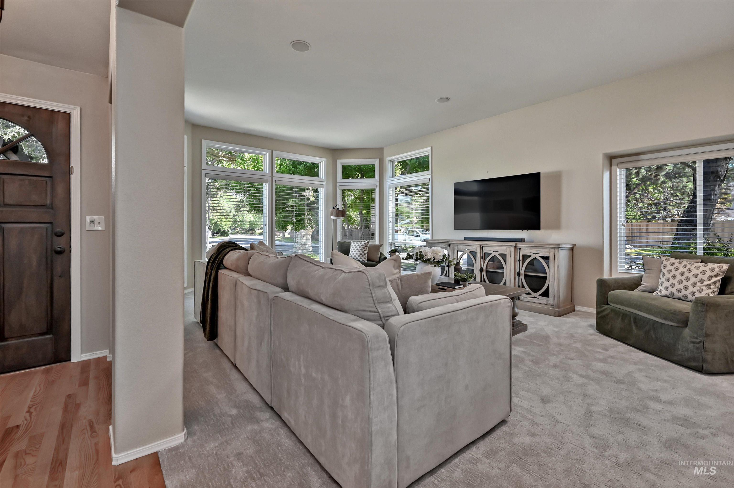 1539 E Spinnaker Court Property Photo 13