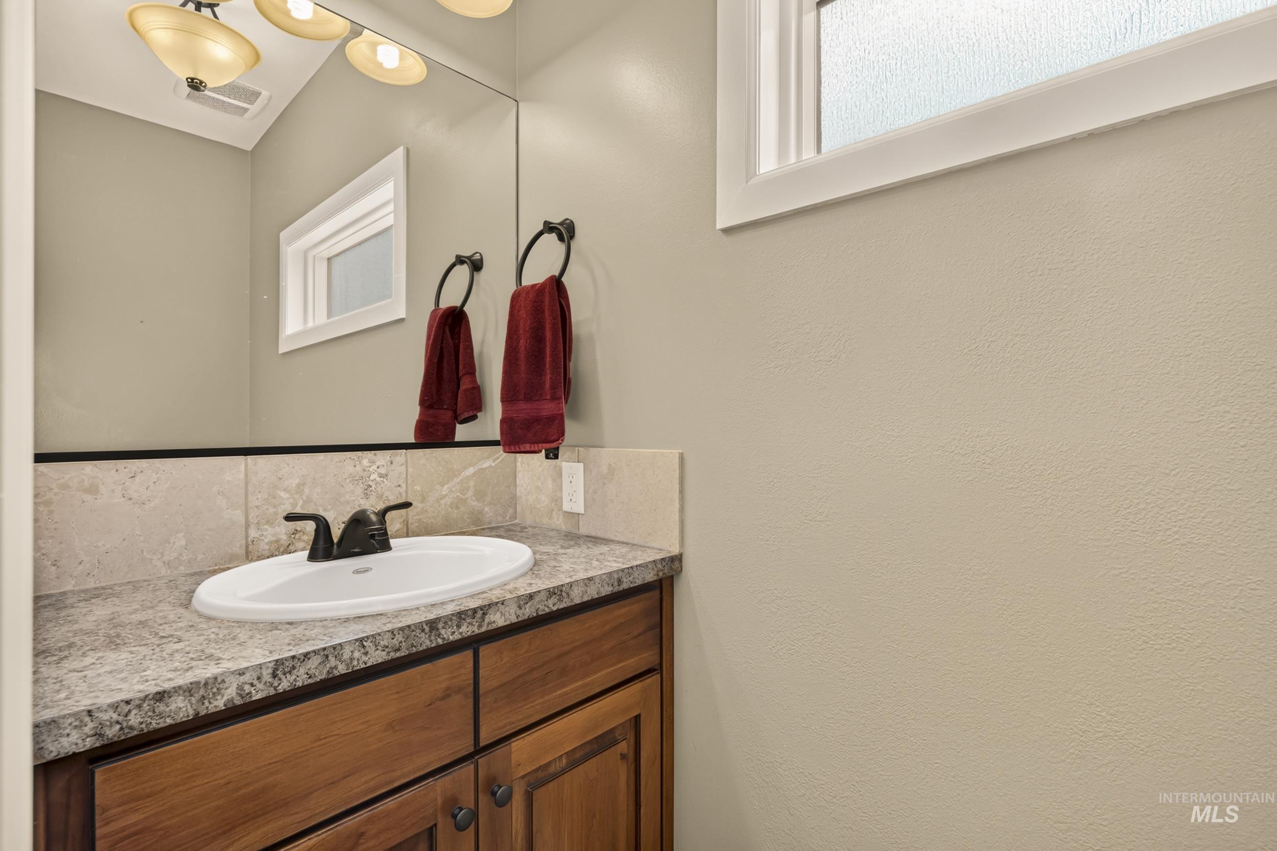 183 W 265 N Property Photo 24