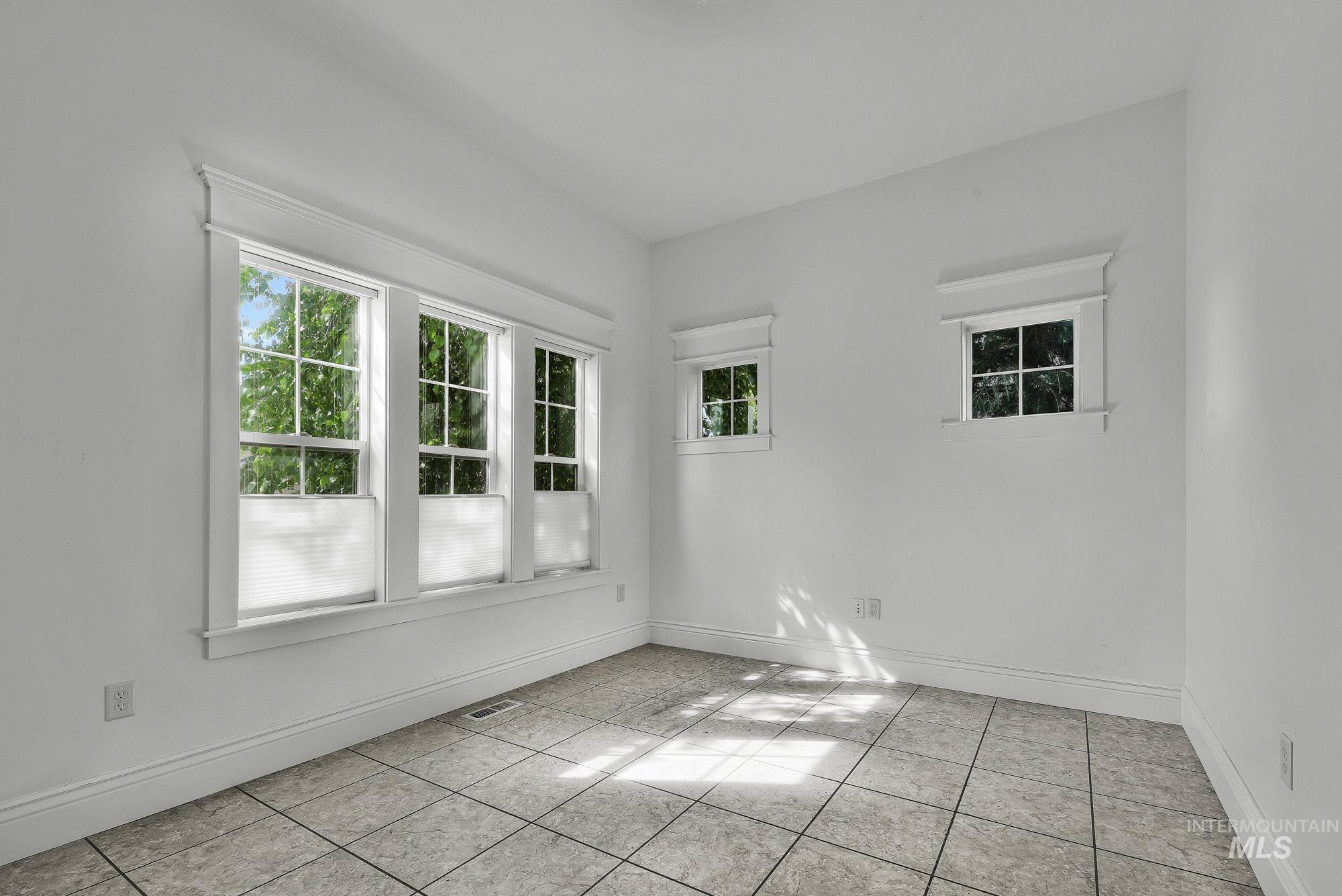4028 N Quenzer Way Property Photo 4