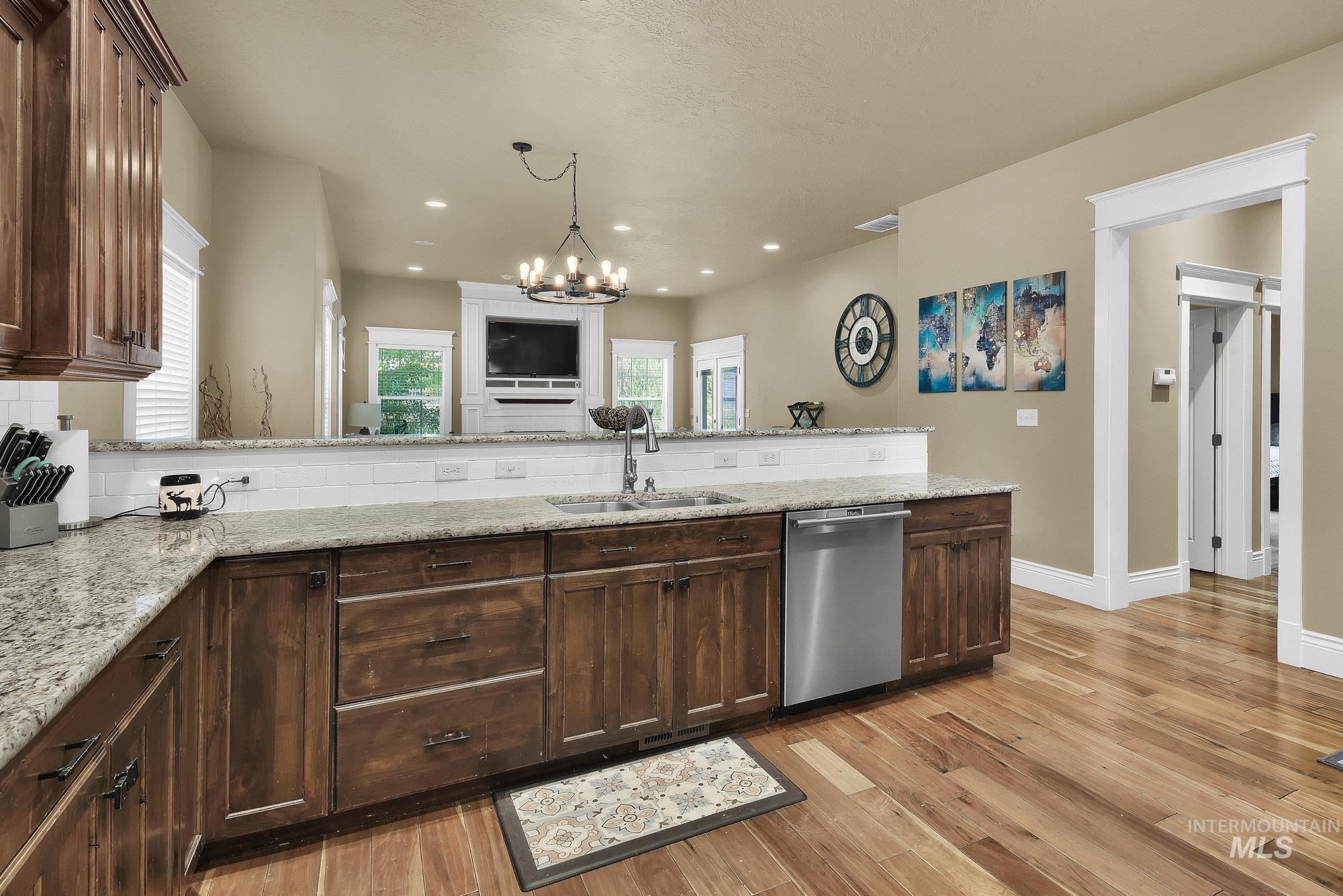 4028 N Quenzer Way Property Photo 11