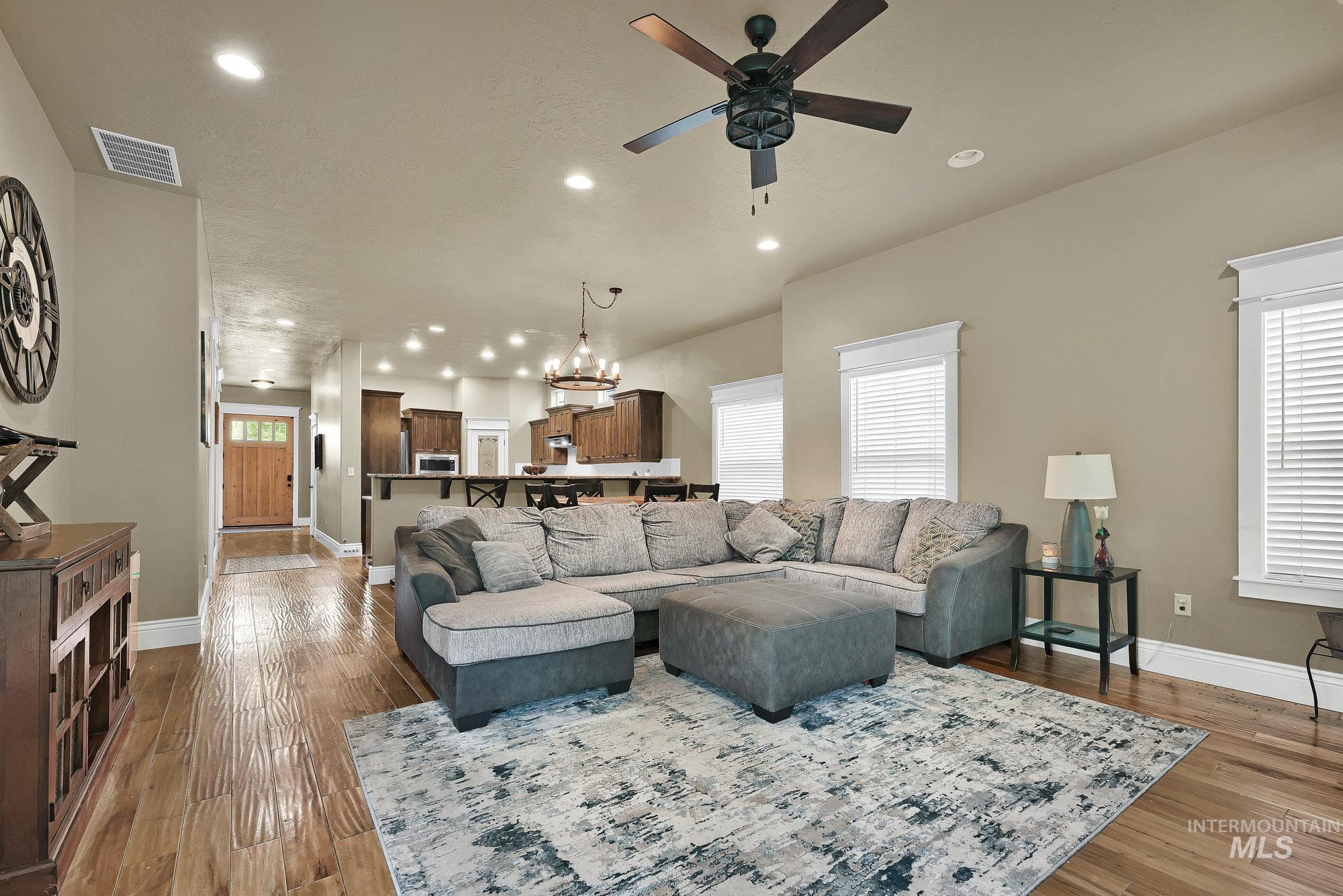 4028 N Quenzer Way Property Photo 16
