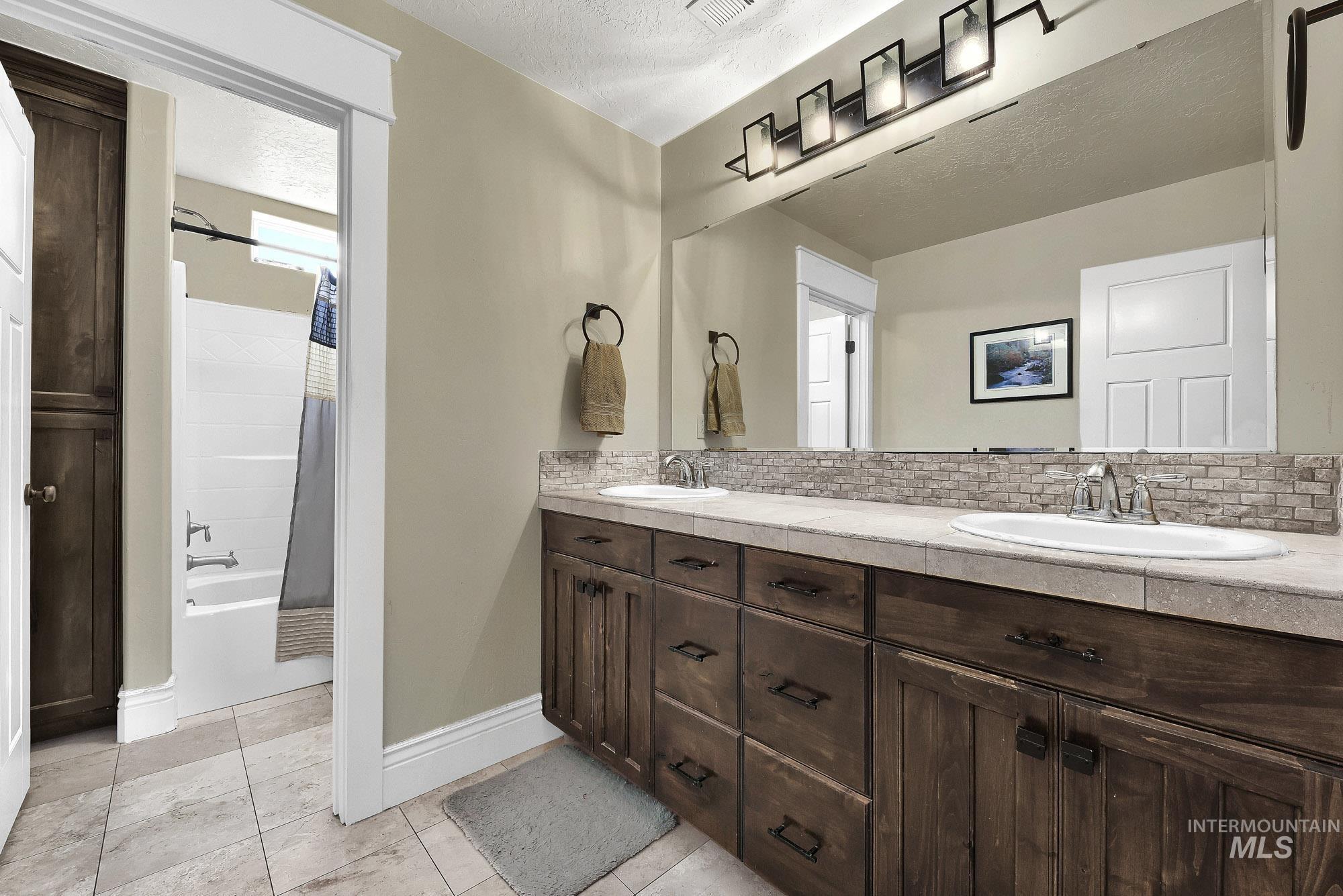 4028 N Quenzer Way Property Photo 43