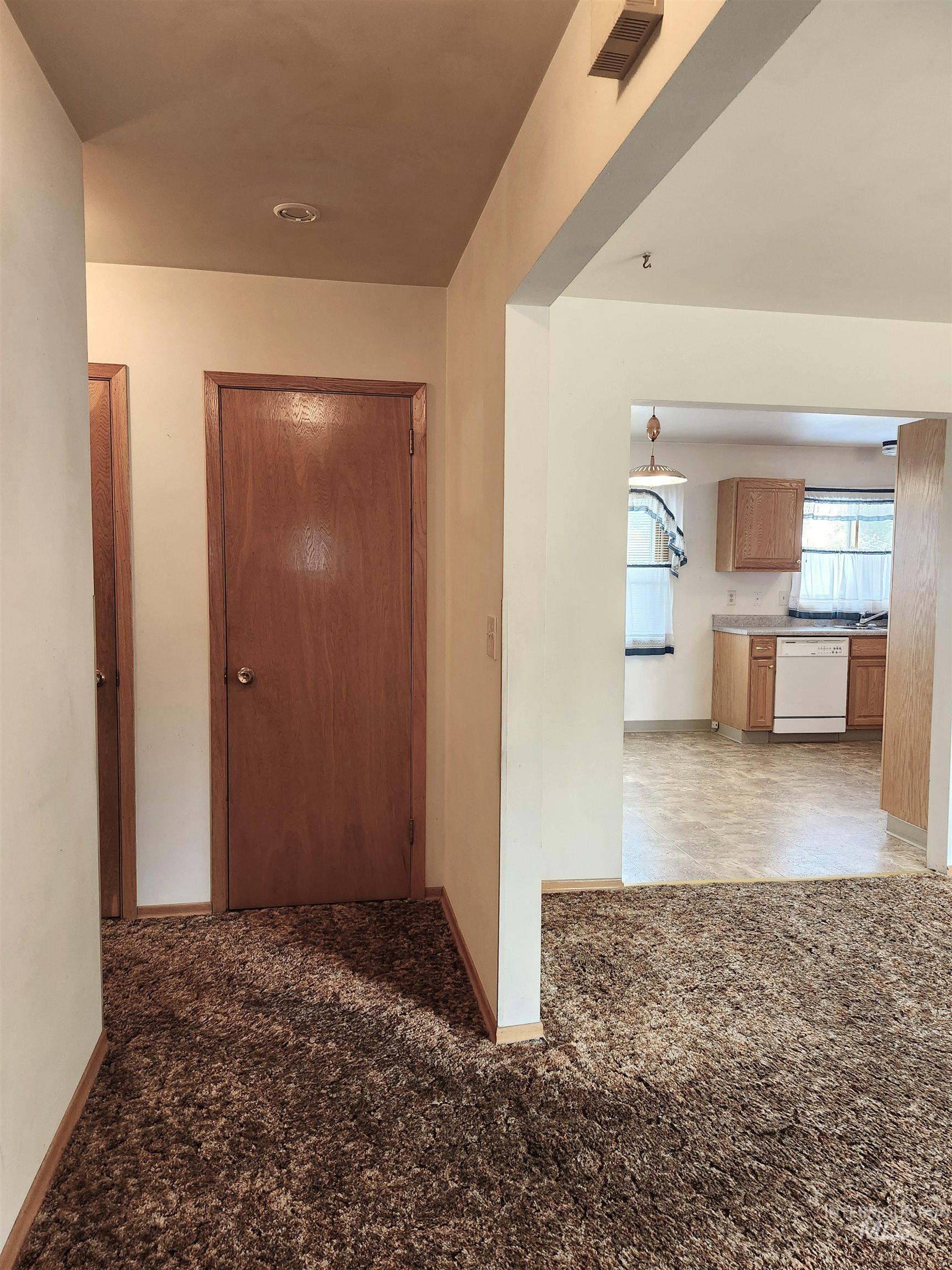 220 Cedar Street Property Photo 3