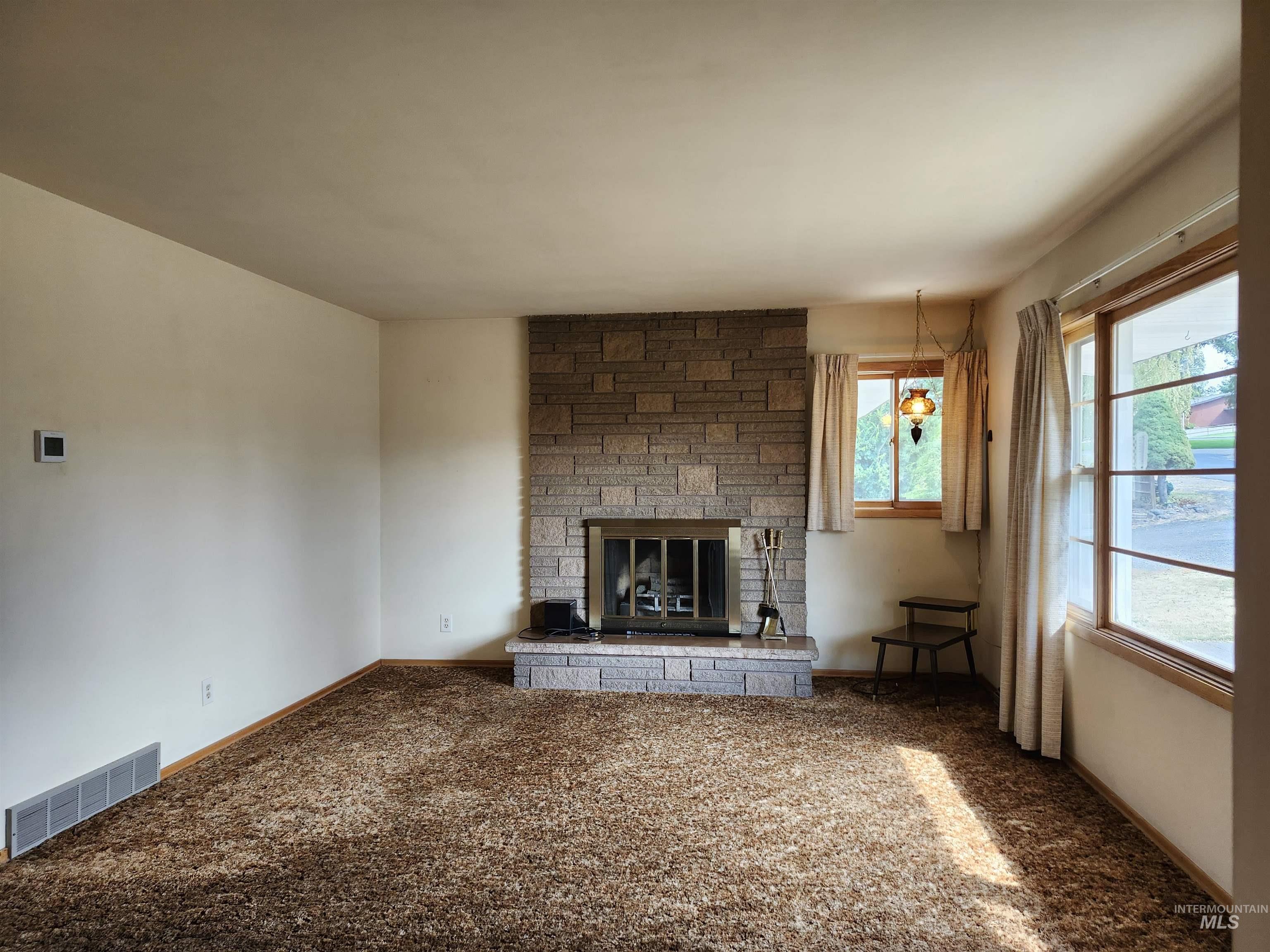220 Cedar Street Property Photo 4