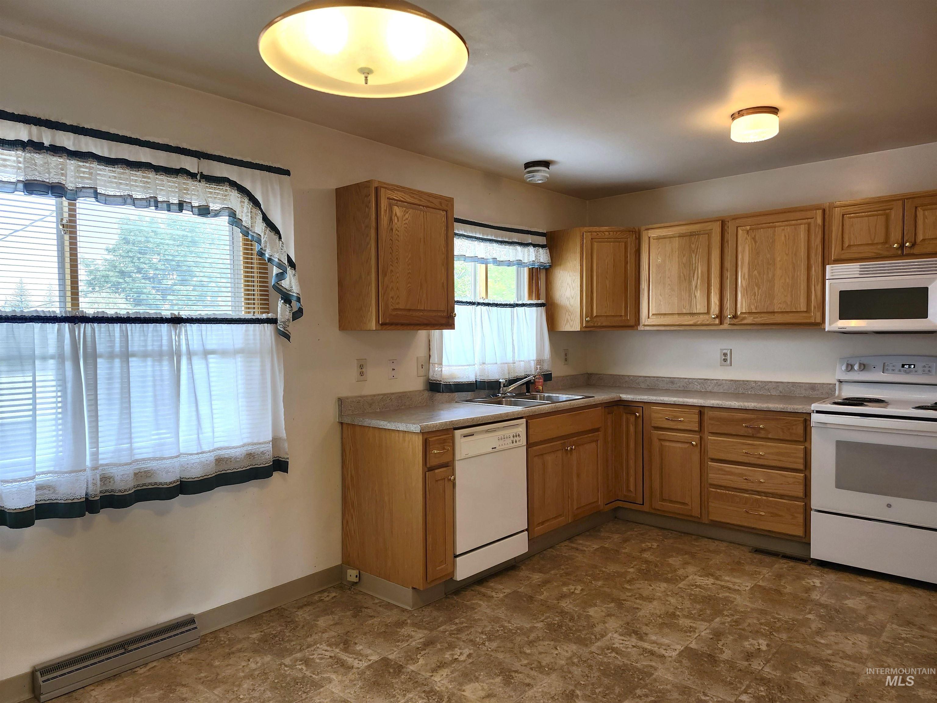 220 Cedar Street Property Photo 8