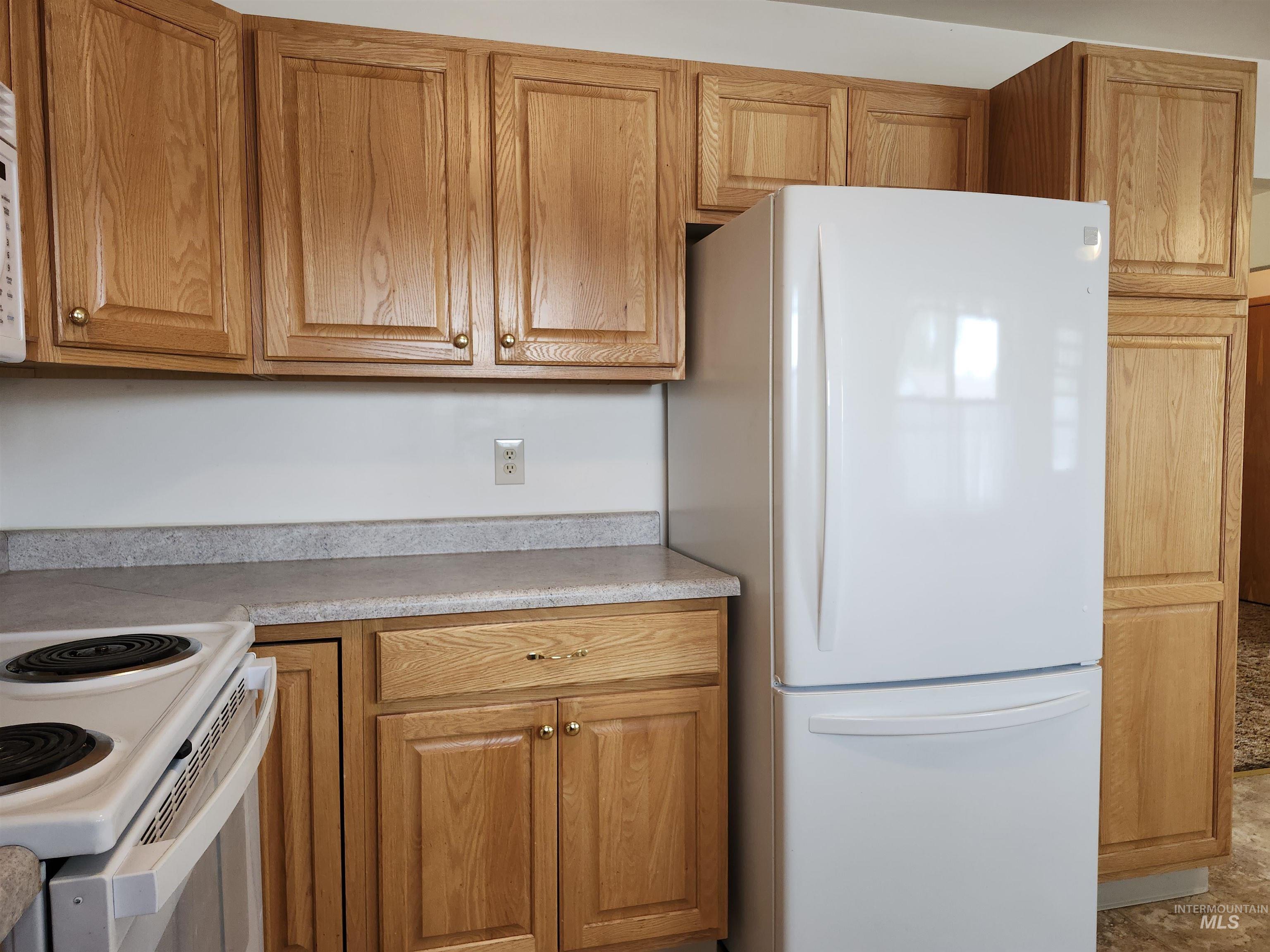 220 Cedar Street Property Photo 12