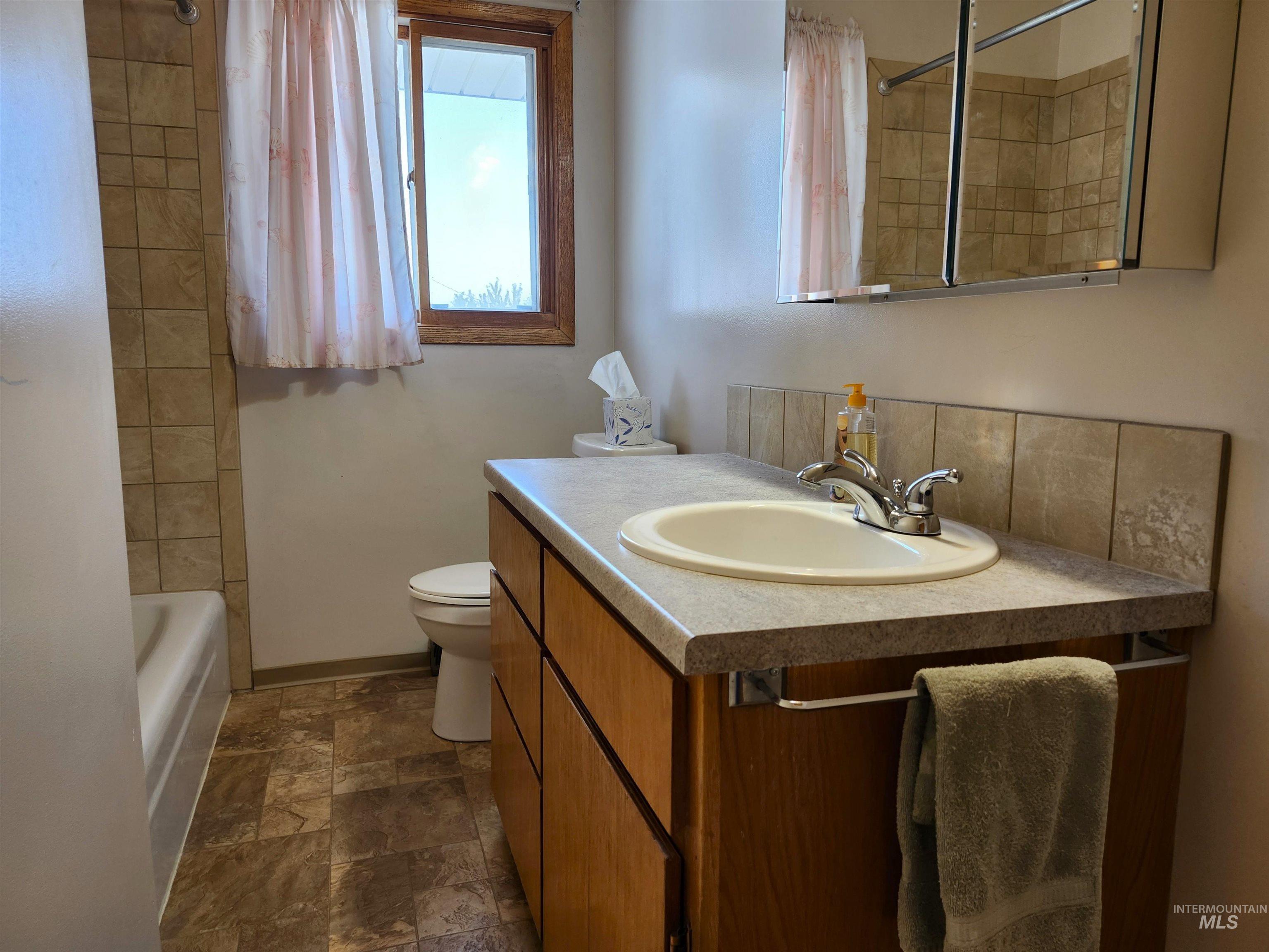 220 Cedar Street Property Photo 19