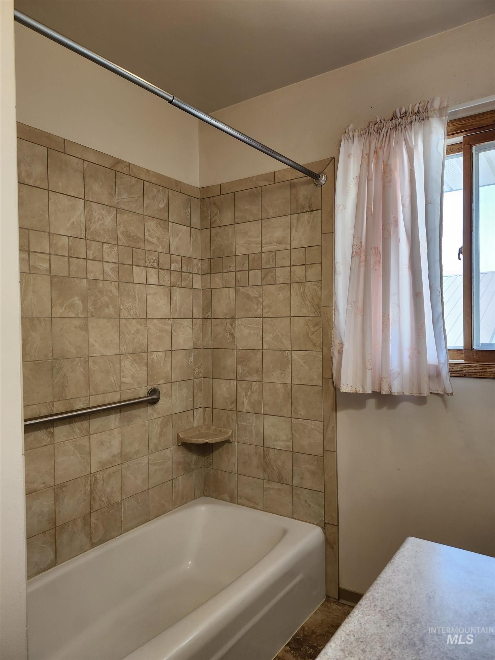 220 Cedar Street Property Photo 20