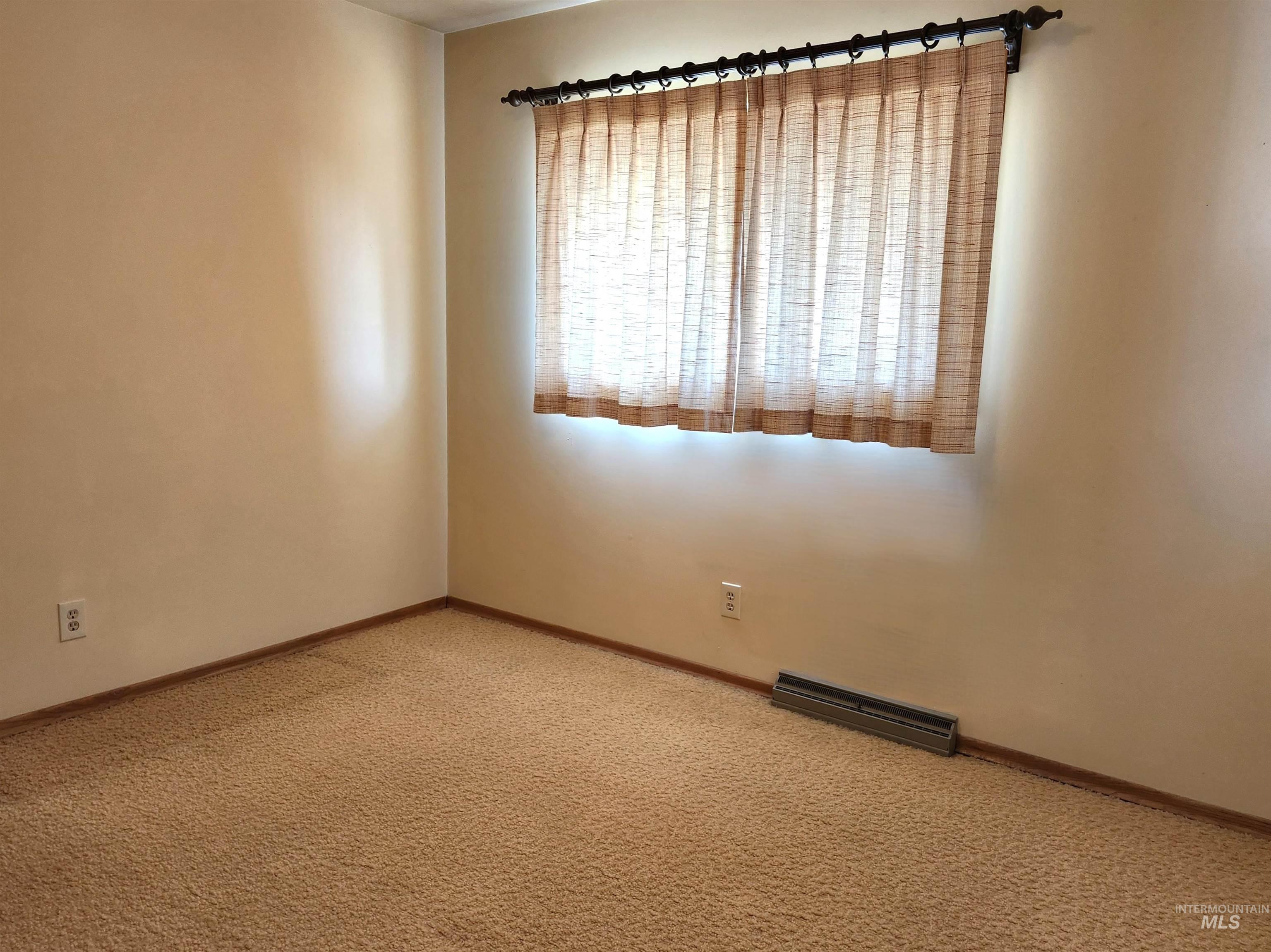 220 Cedar Street Property Photo 23