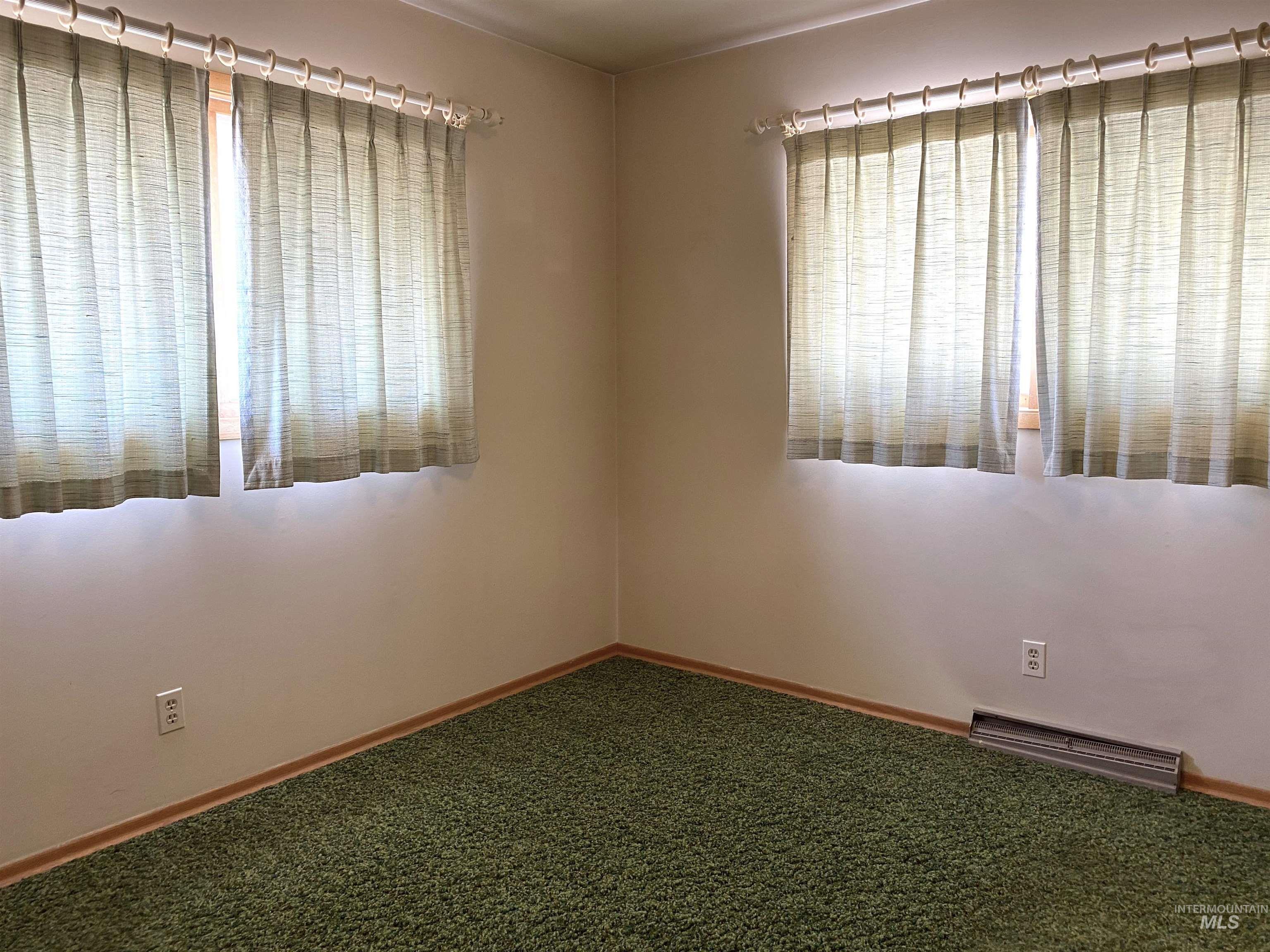 220 Cedar Street Property Photo 25