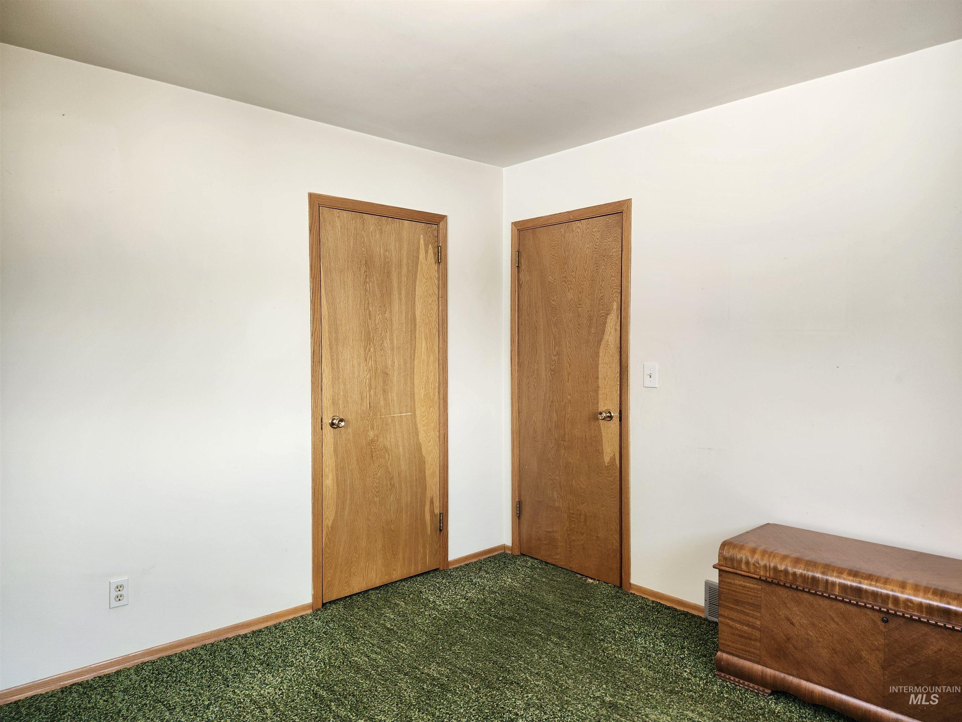 220 Cedar Street Property Photo 28