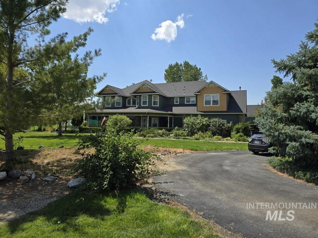 3685 E Indian Trail Lane Property Photo 2