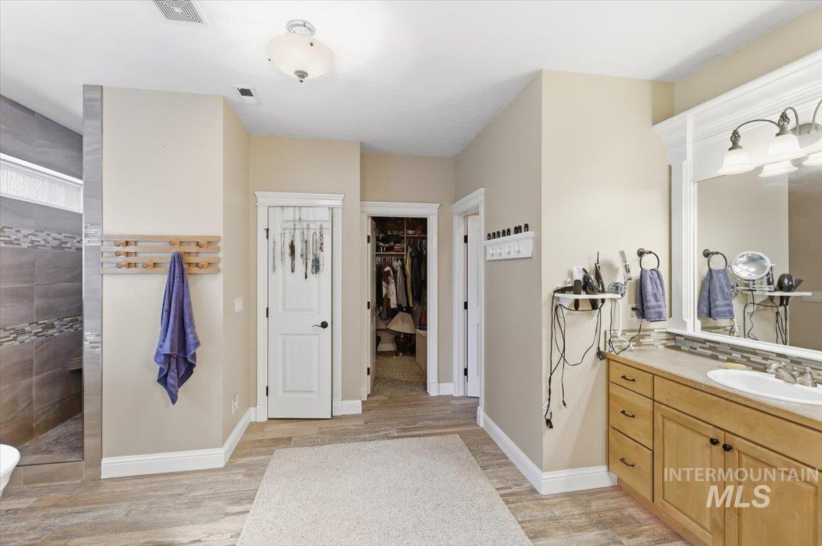 3685 E Indian Trail Lane Property Photo 41