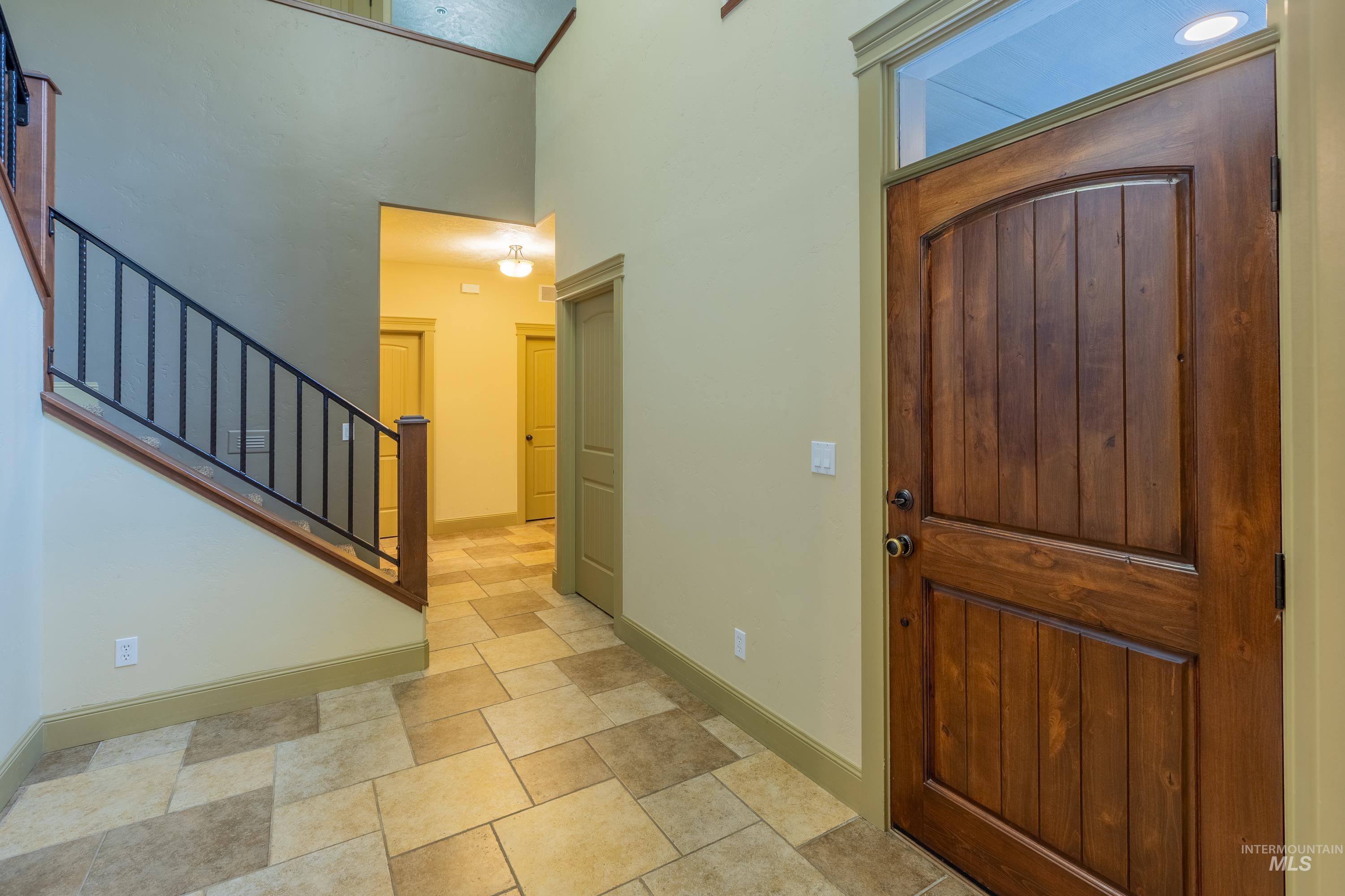 1818 W Silver Creek Court Property Photo 8