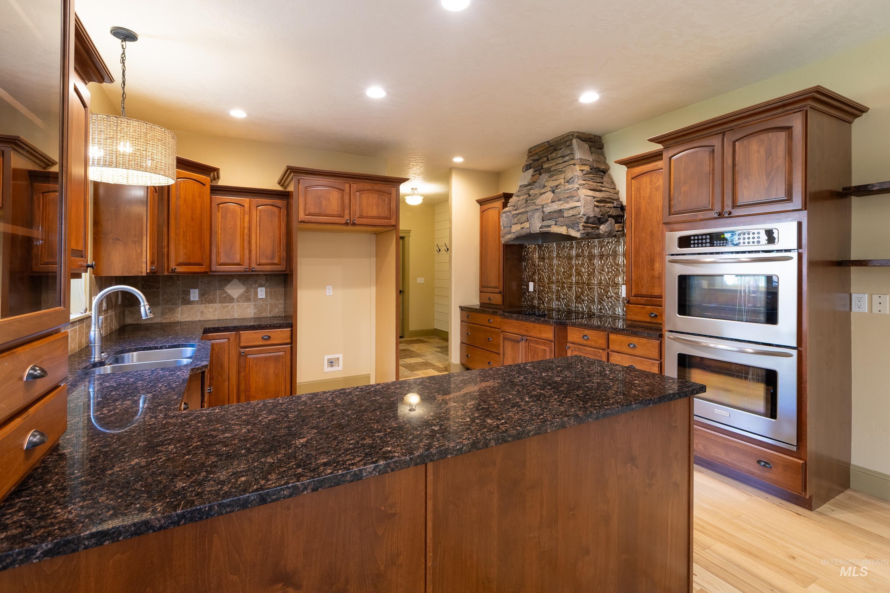 1818 W Silver Creek Court Property Photo 15