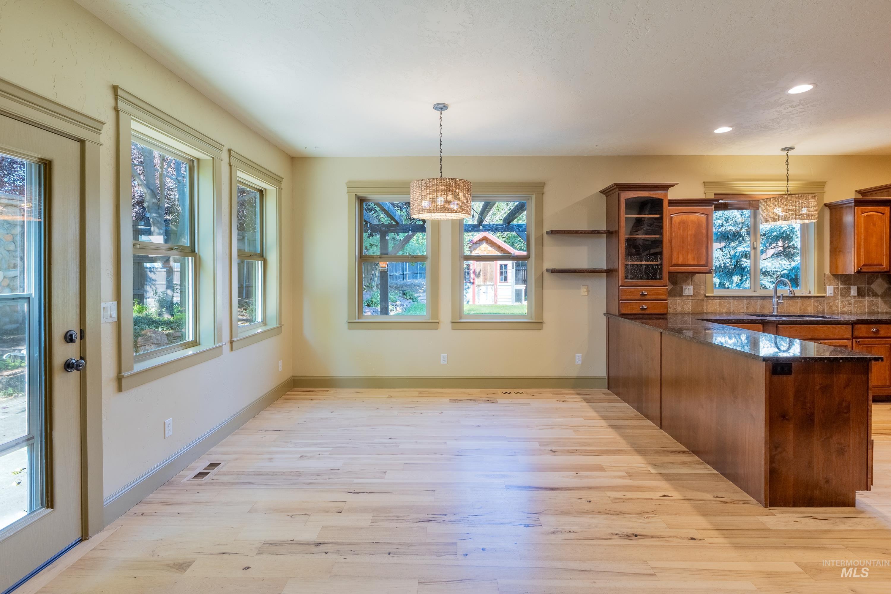 1818 W Silver Creek Court Property Photo 16