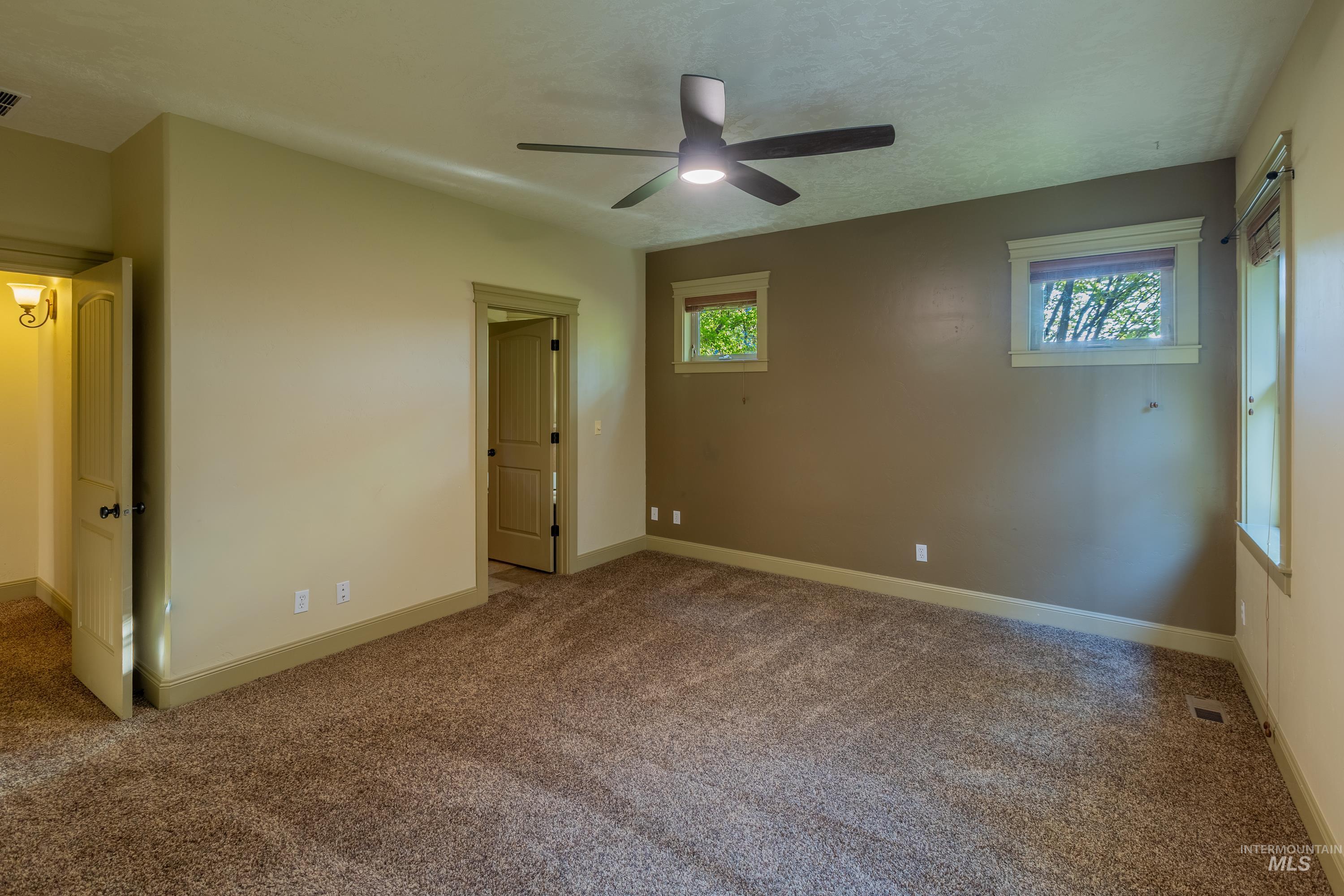 1818 W Silver Creek Court Property Photo 19