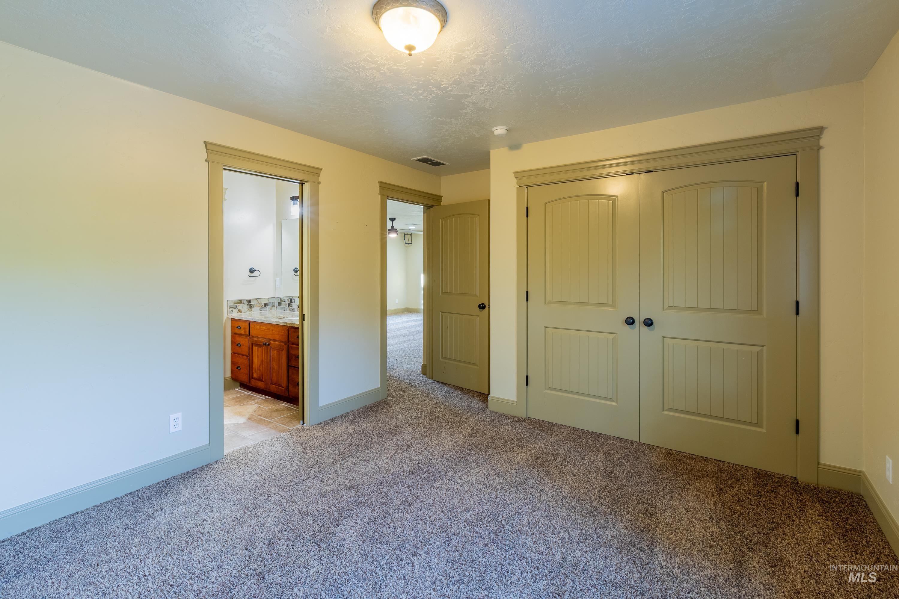 1818 W Silver Creek Court Property Photo 31
