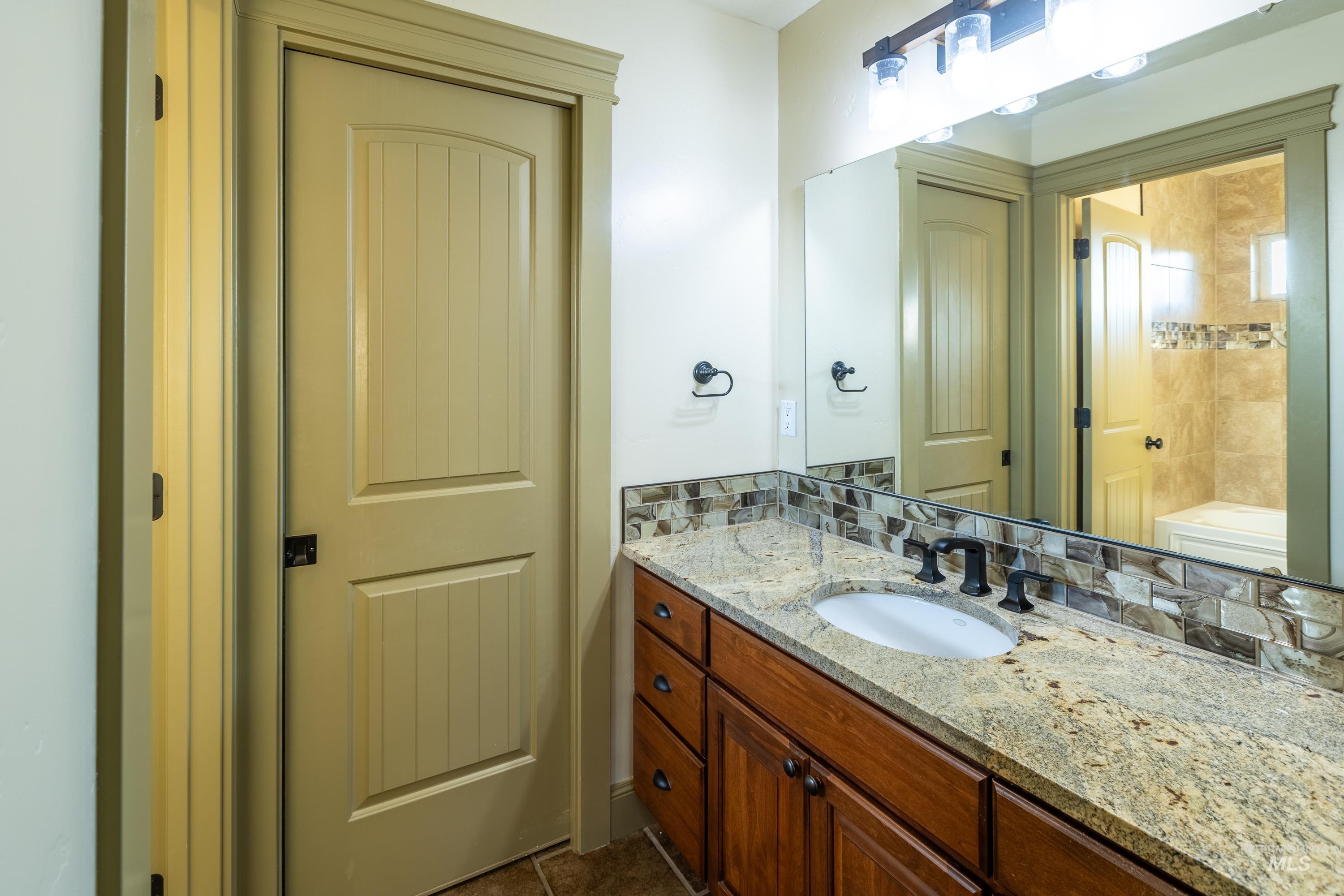 1818 W Silver Creek Court Property Photo 32