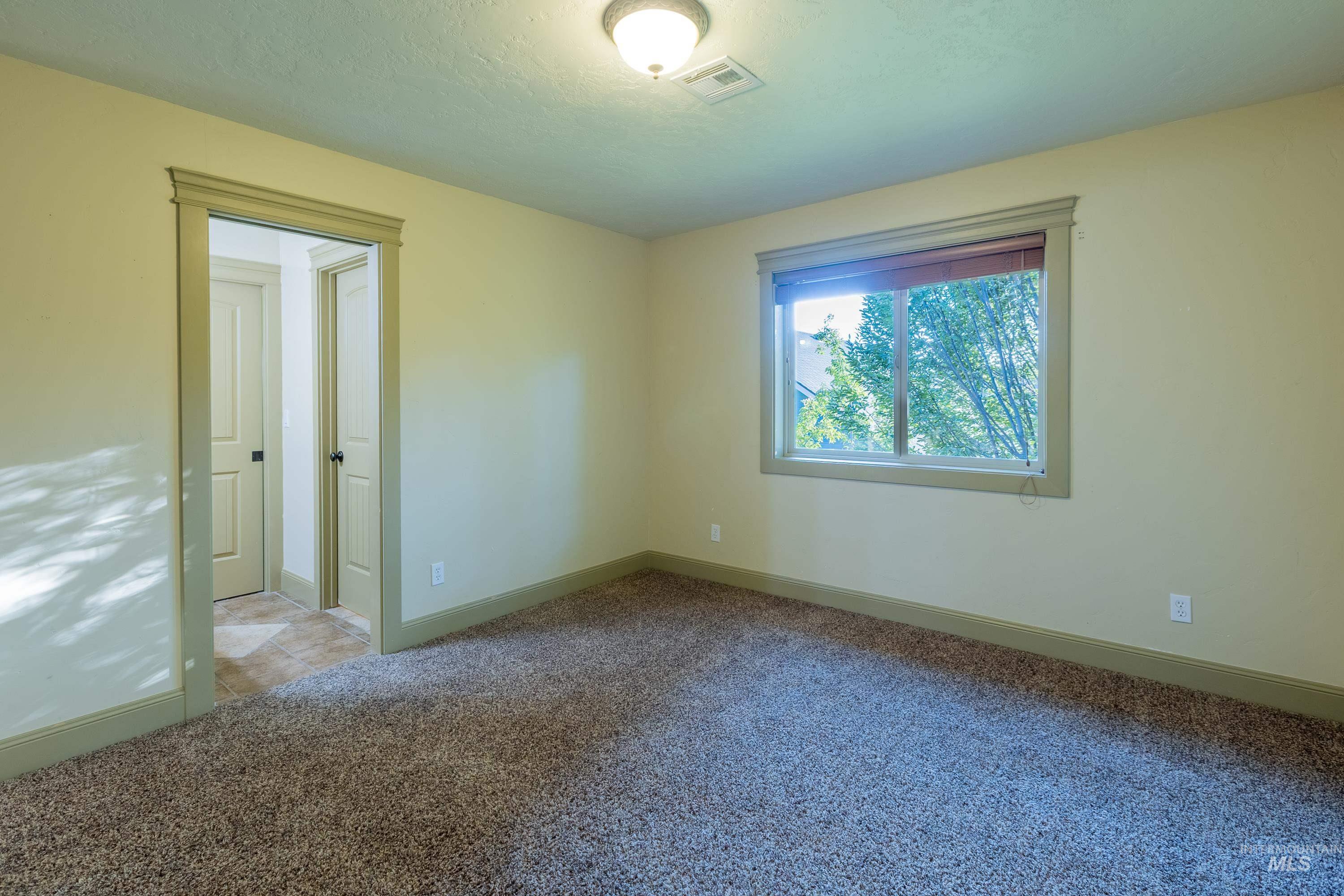 1818 W Silver Creek Court Property Photo 34