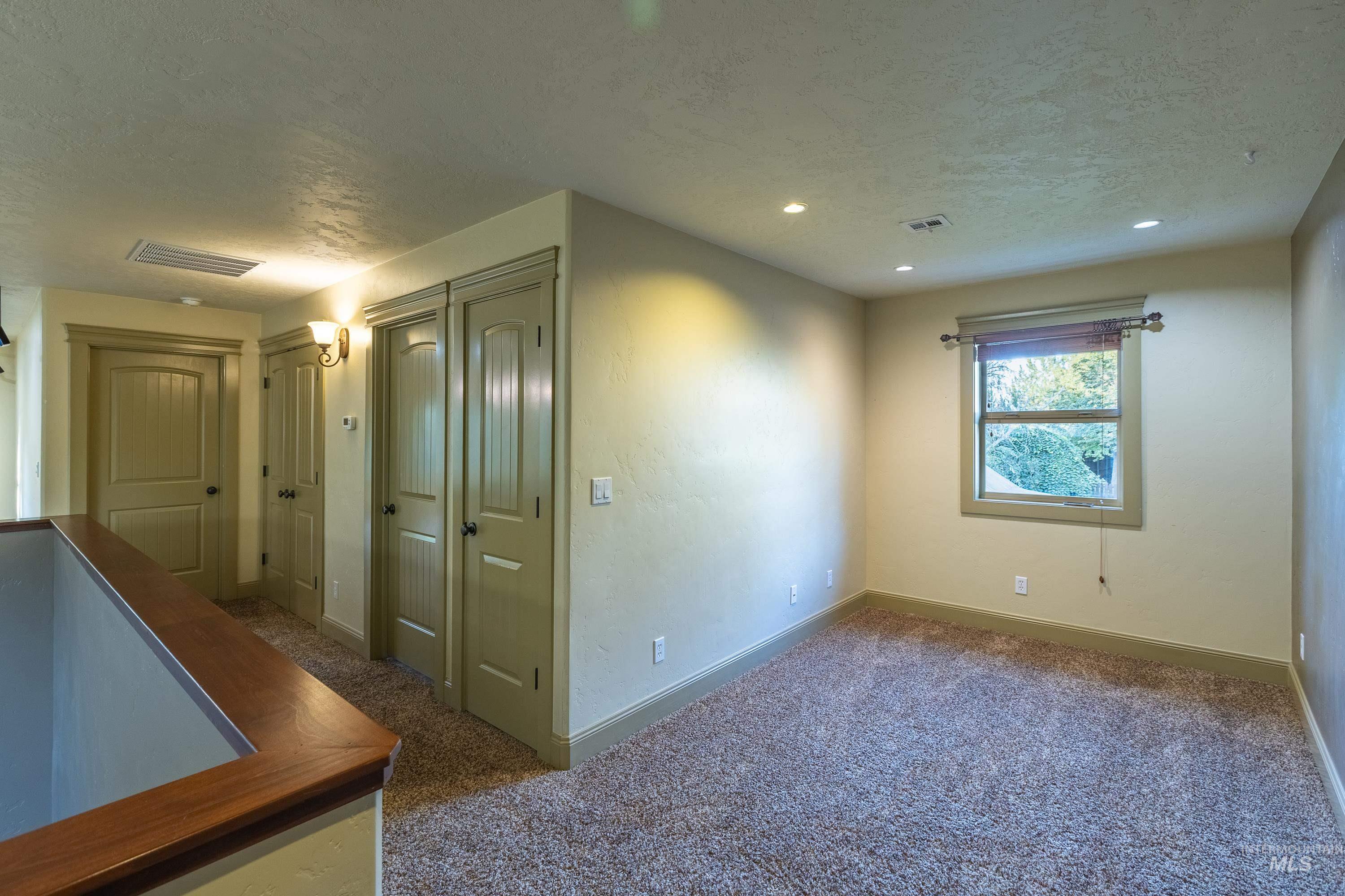 1818 W Silver Creek Court Property Photo 40