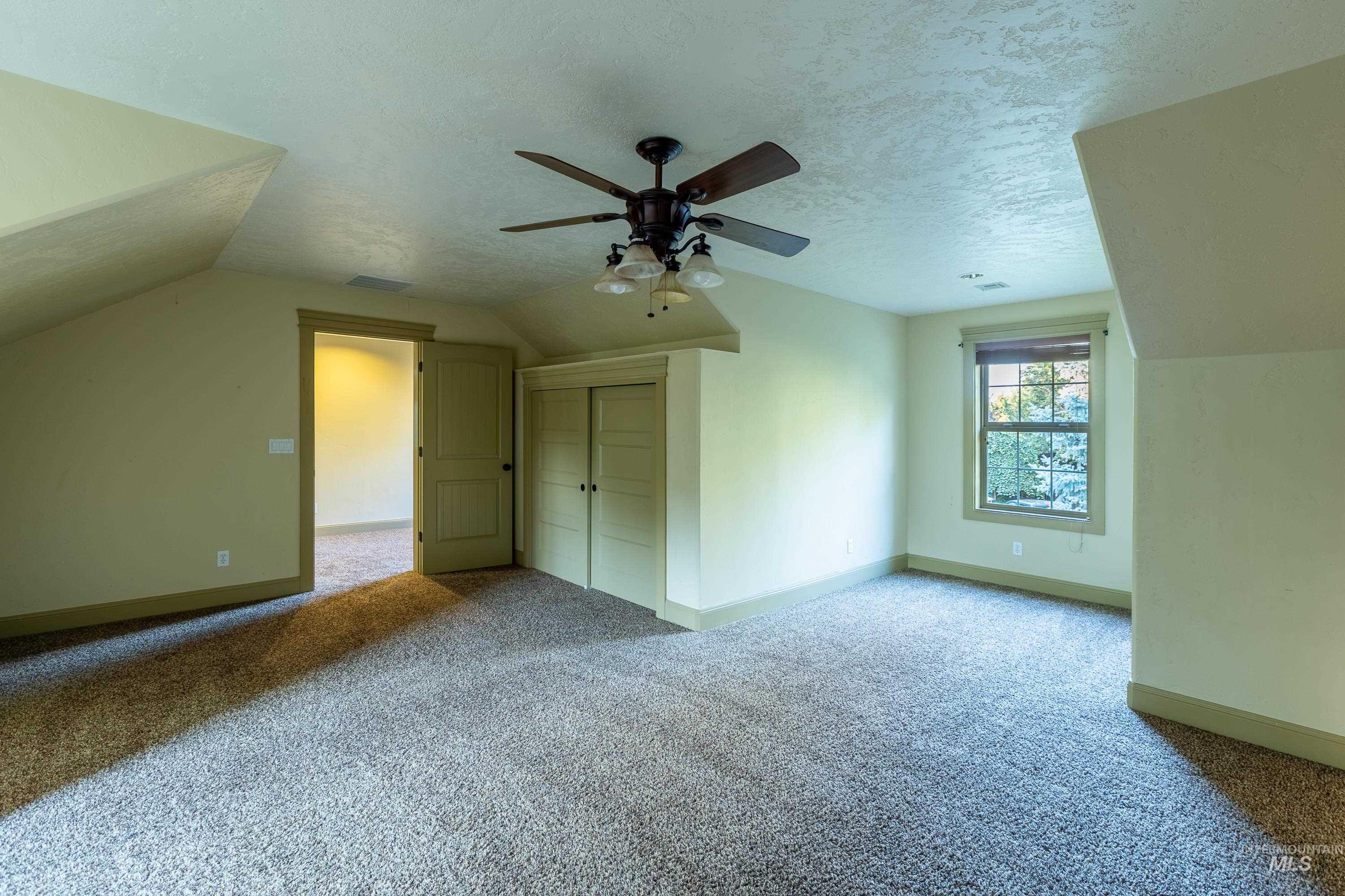 1818 W Silver Creek Court Property Photo 44